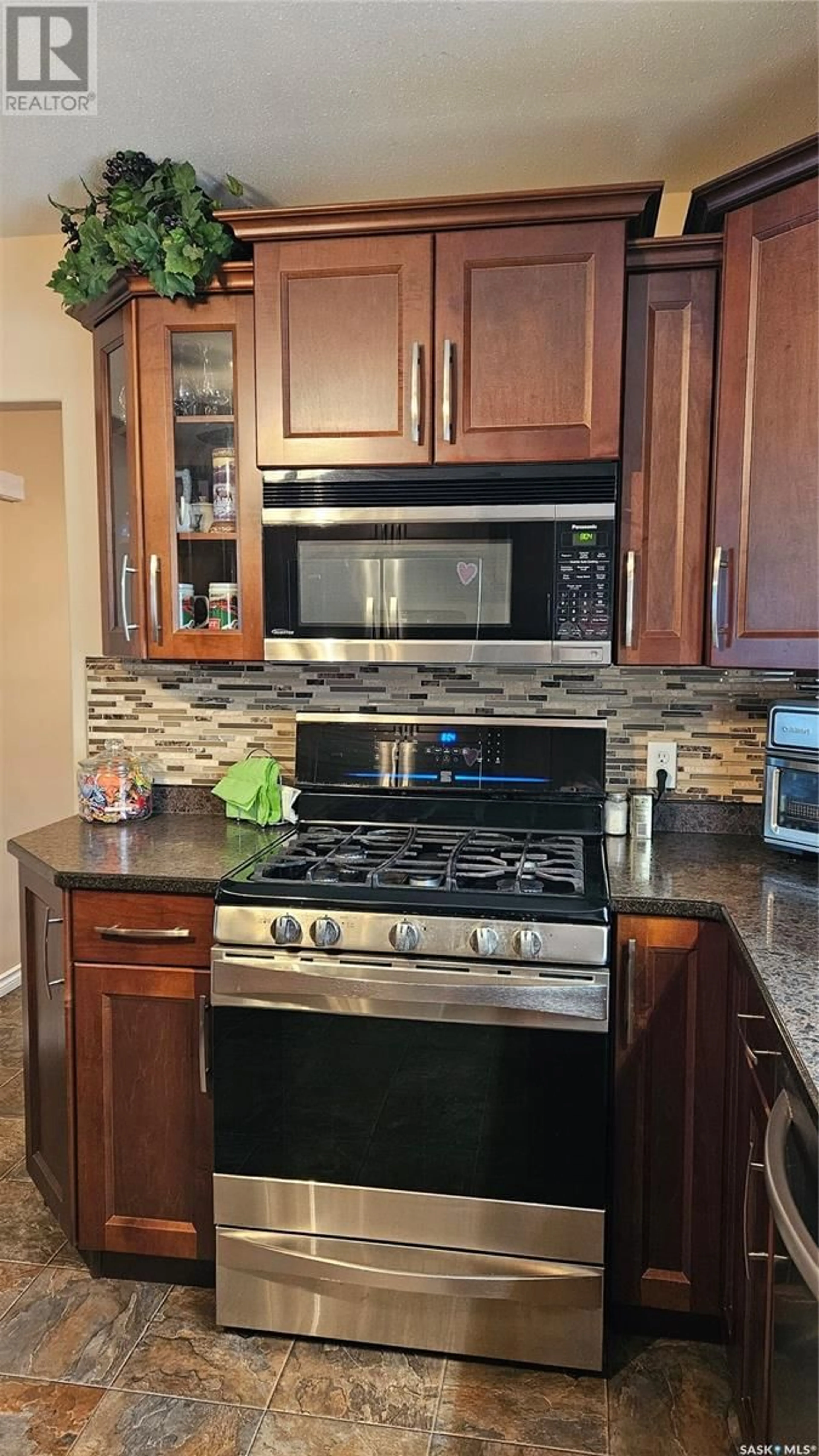 Standard kitchen, ceramic/tile floor for HUMBOLDT ACREAGE, Humboldt Rm No. 370 Saskatchewan S0K2A0