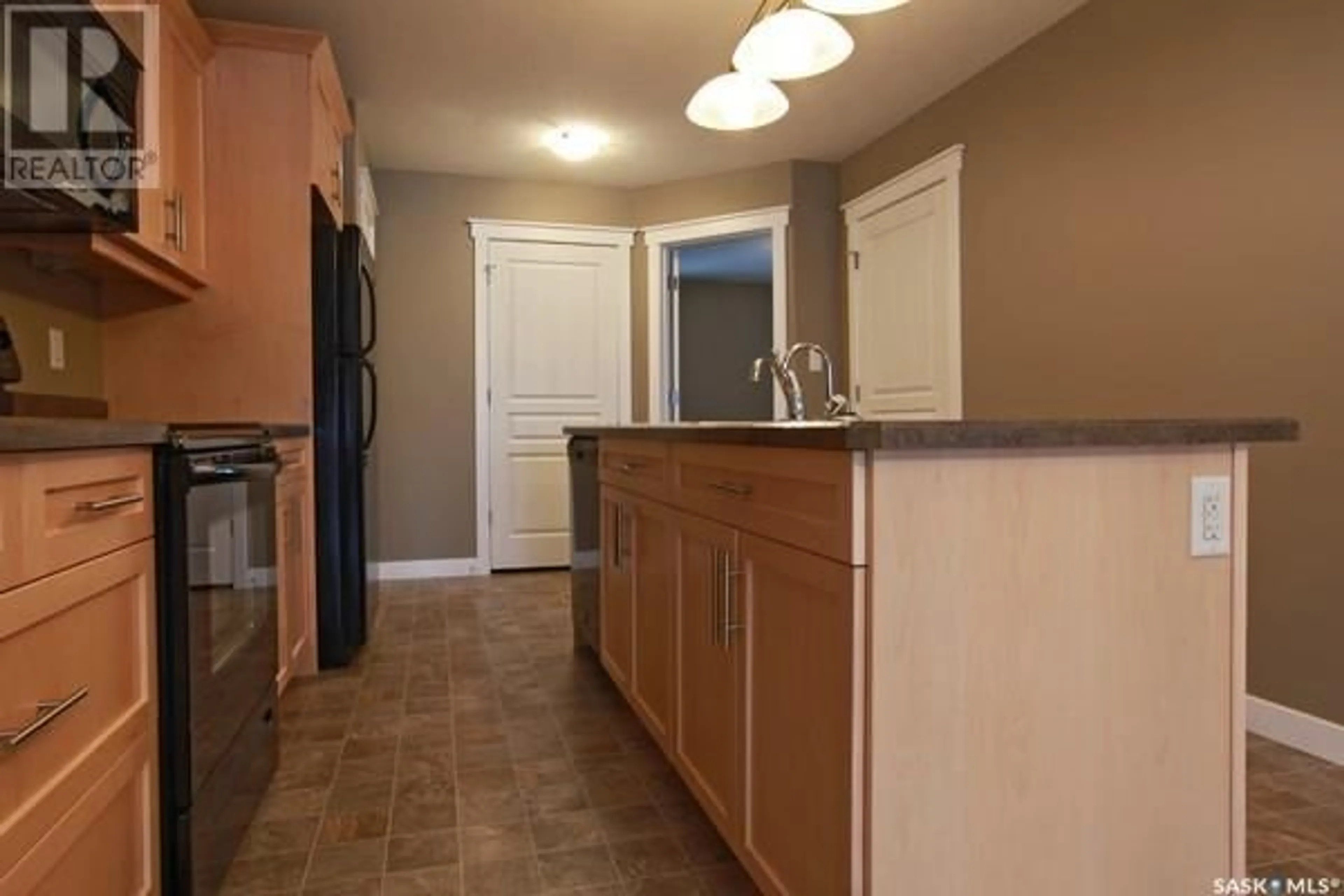 Standard kitchen, unknown for 530 TORONTO STREET, Regina Saskatchewan S4R1M6