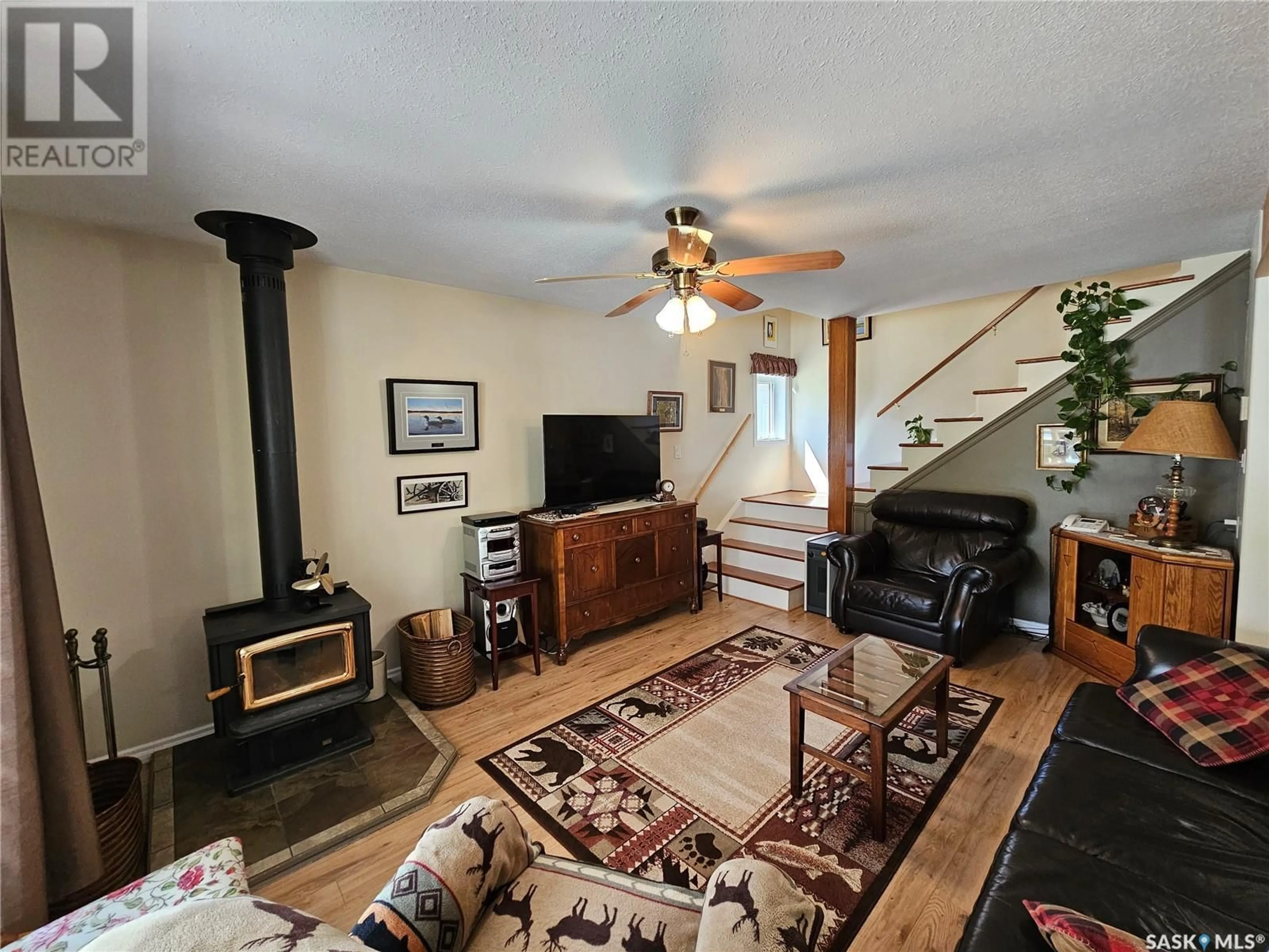 Living room with furniture, unknown for 109 ASPEN DRIVE, Meadow Lake Rm No.588 Saskatchewan S0M0T0