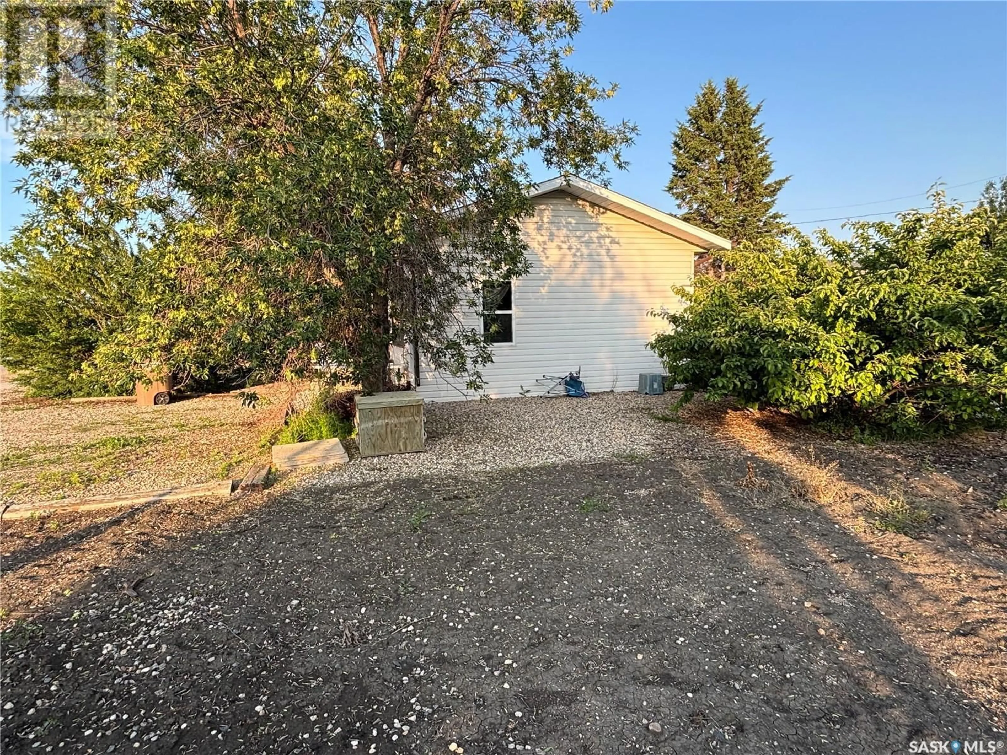 A pic from outside/outdoor area/front of a property/back of a property/a pic from drone, street for 113 BABINGTON AVENUE, Melfort Saskatchewan S0E1A0