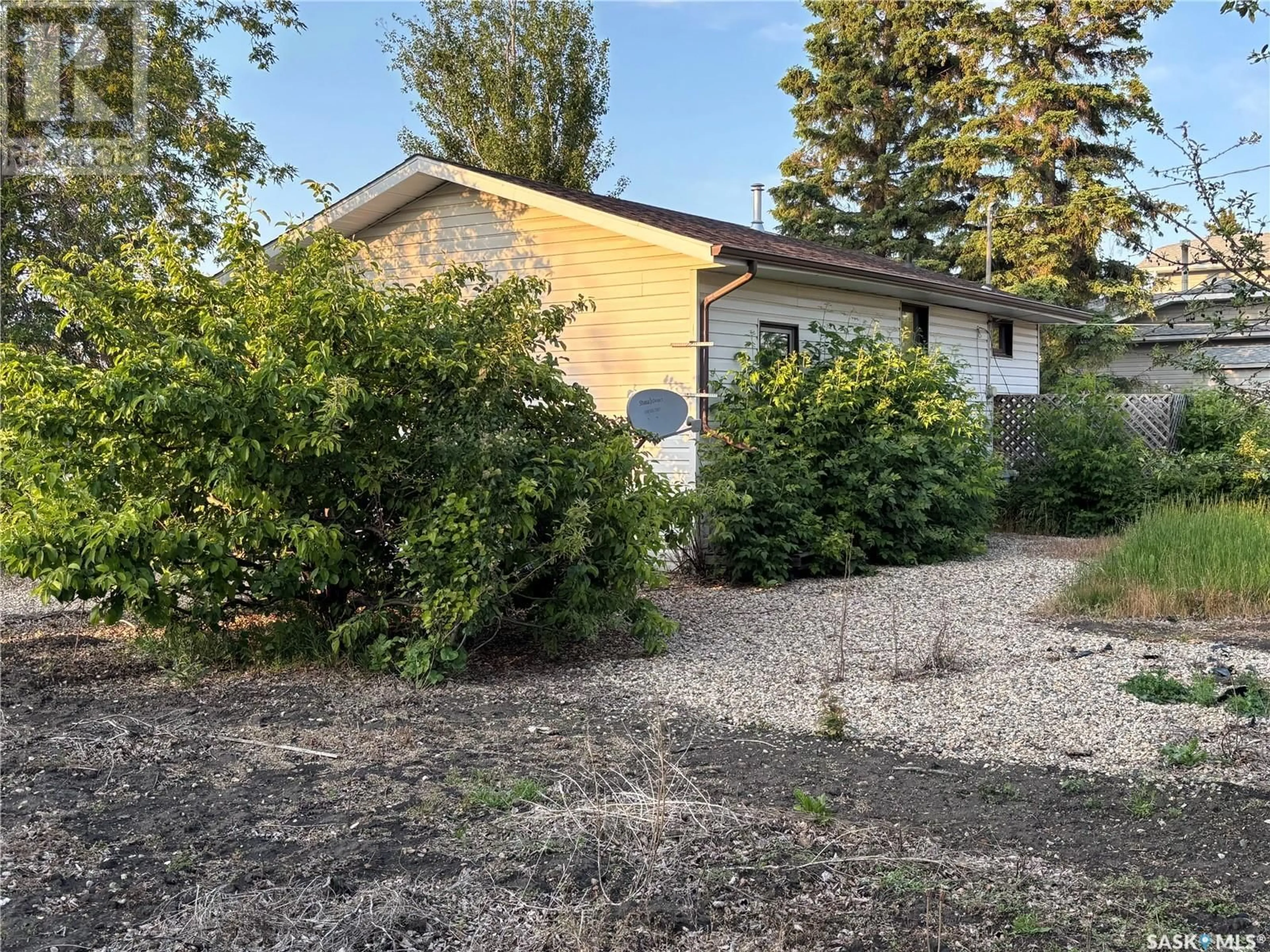 A pic from outside/outdoor area/front of a property/back of a property/a pic from drone, street for 113 BABINGTON AVENUE, Melfort Saskatchewan S0E1A0
