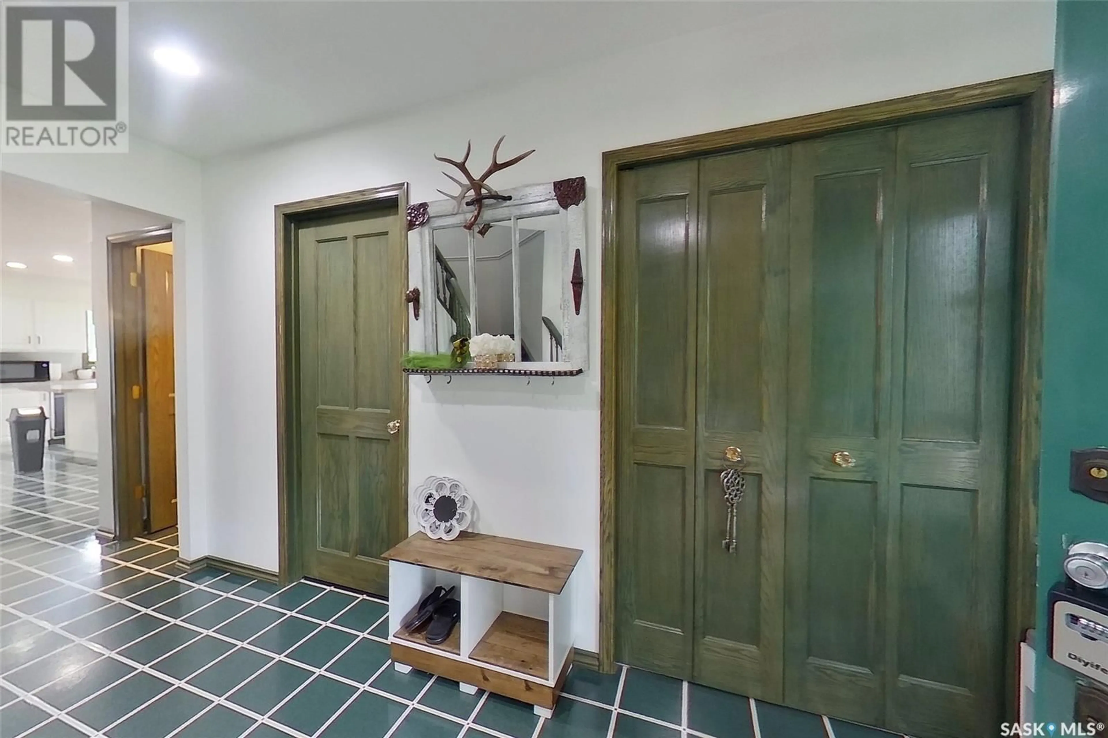 Indoor entryway for ACREAGE, Willow Creek Rm No. 458 Saskatchewan S0E1T0