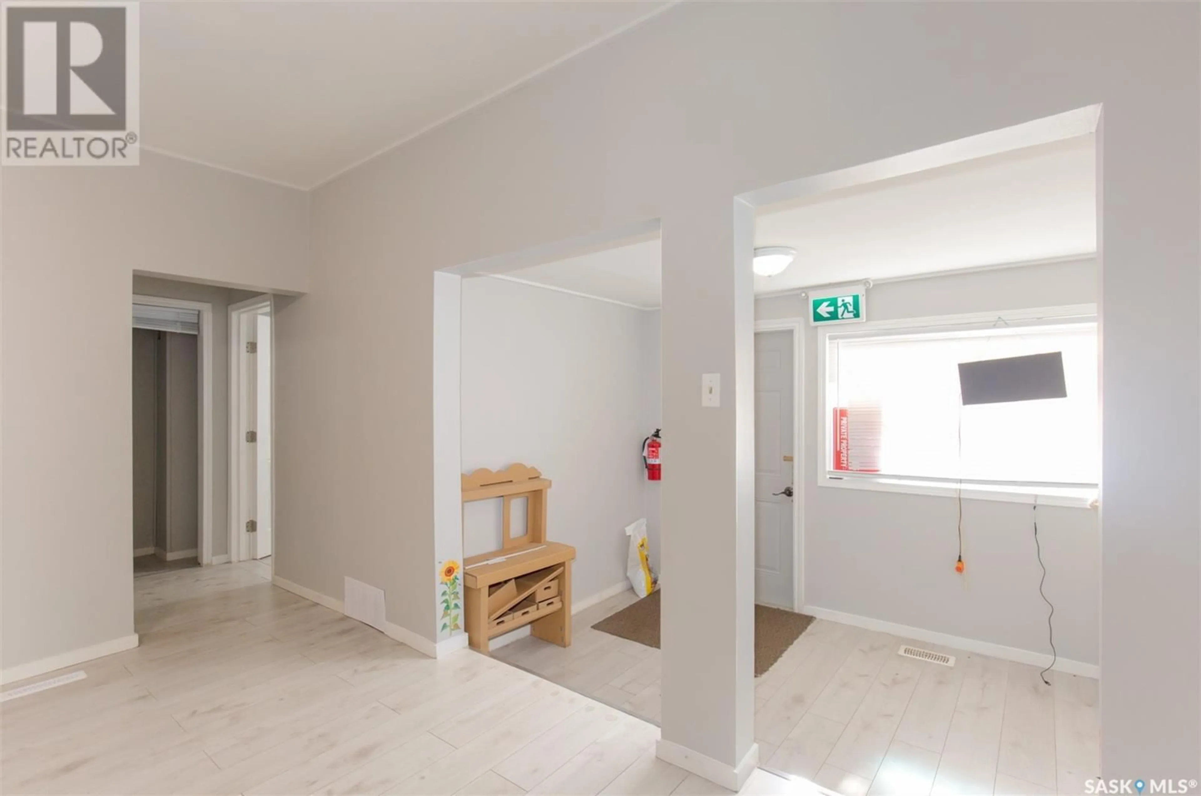 Indoor foyer for 452 ATHABASCA STREET E, Moose Jaw Saskatchewan S6H0L8