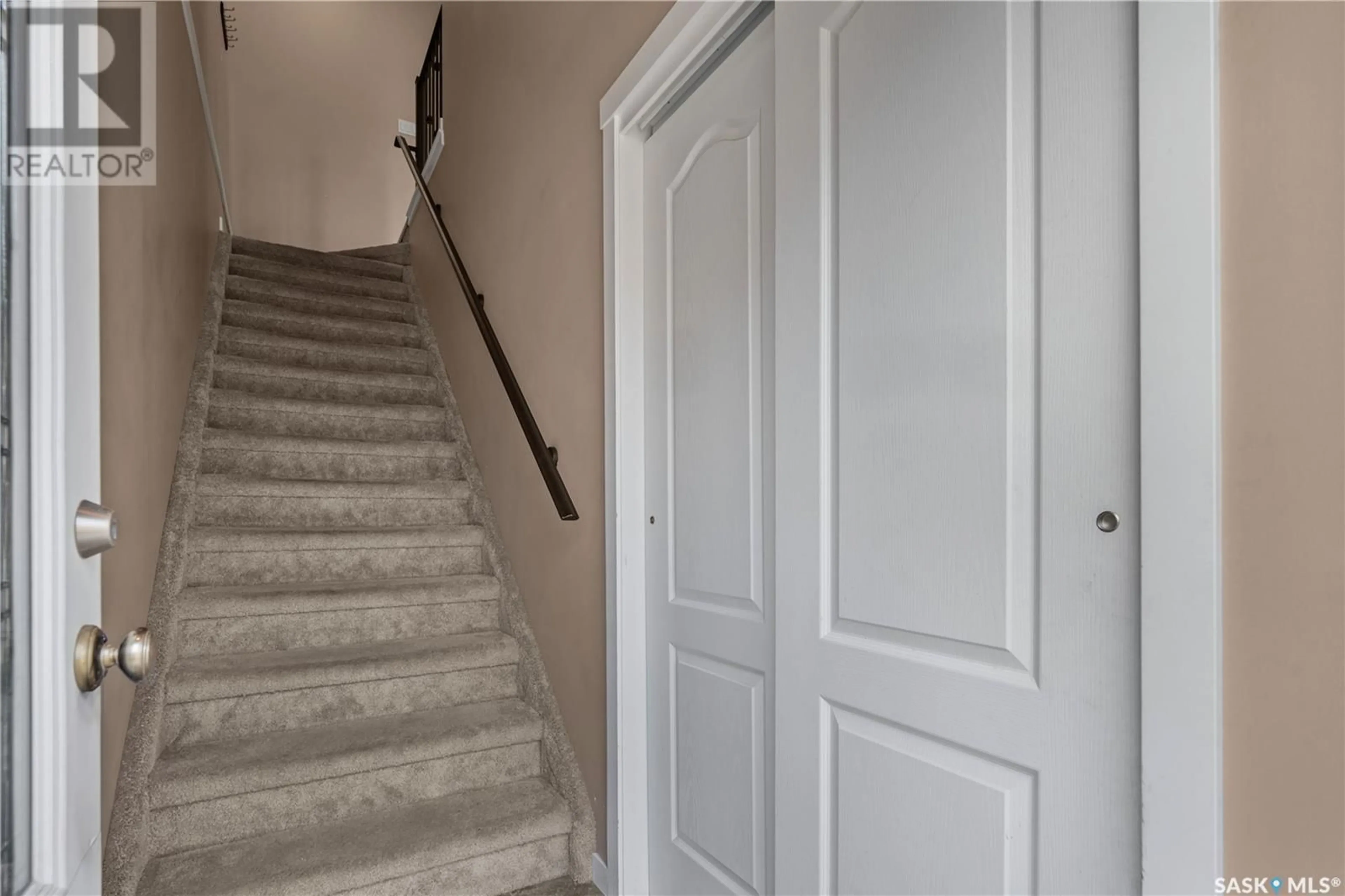Stairs for 1225 - 318 EMPRESS STREET, Regina Saskatchewan S4T1G7