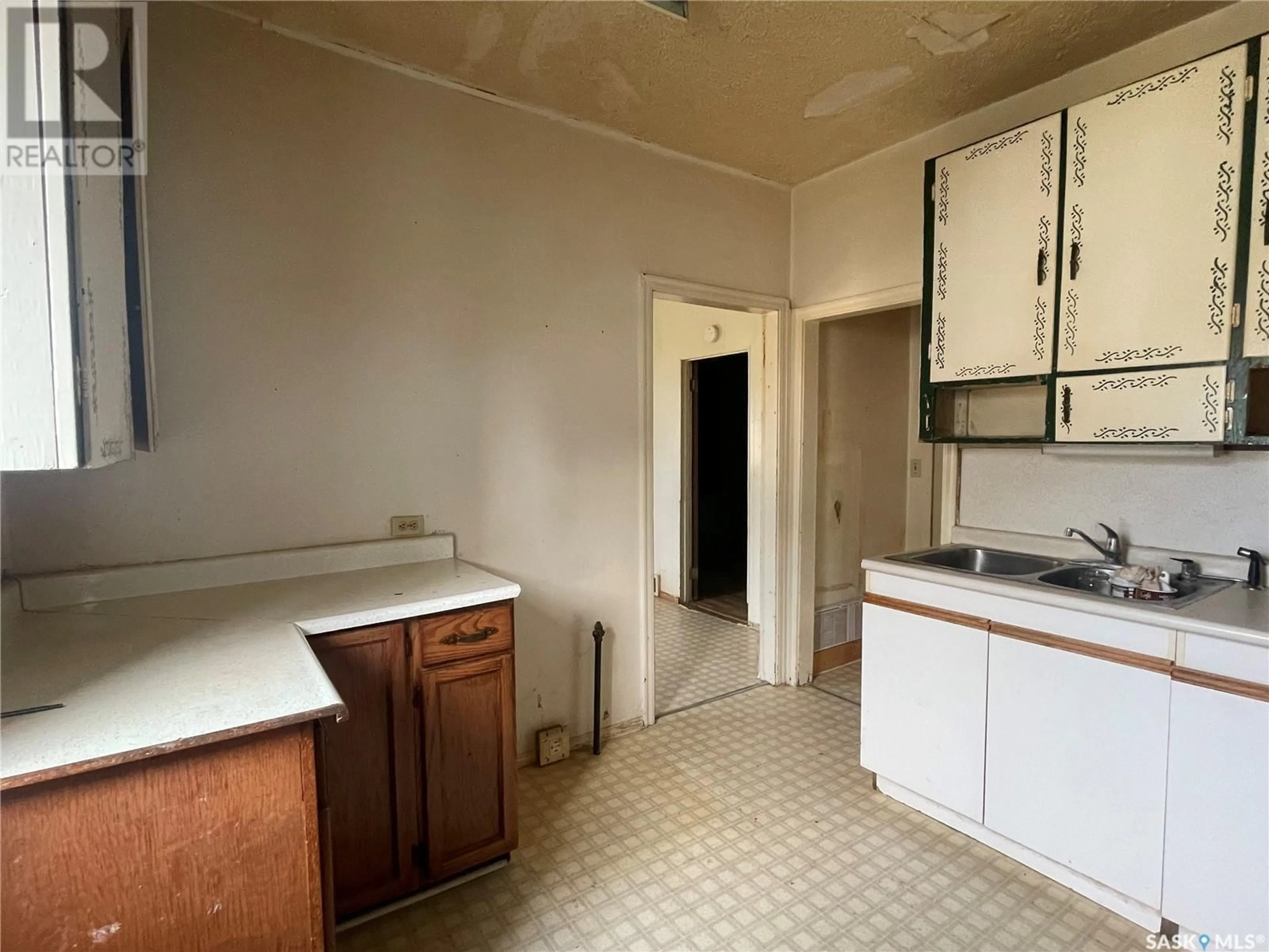 A pic of a room for 615 2ND STREET, Meadow Lake Saskatchewan S9X1E6