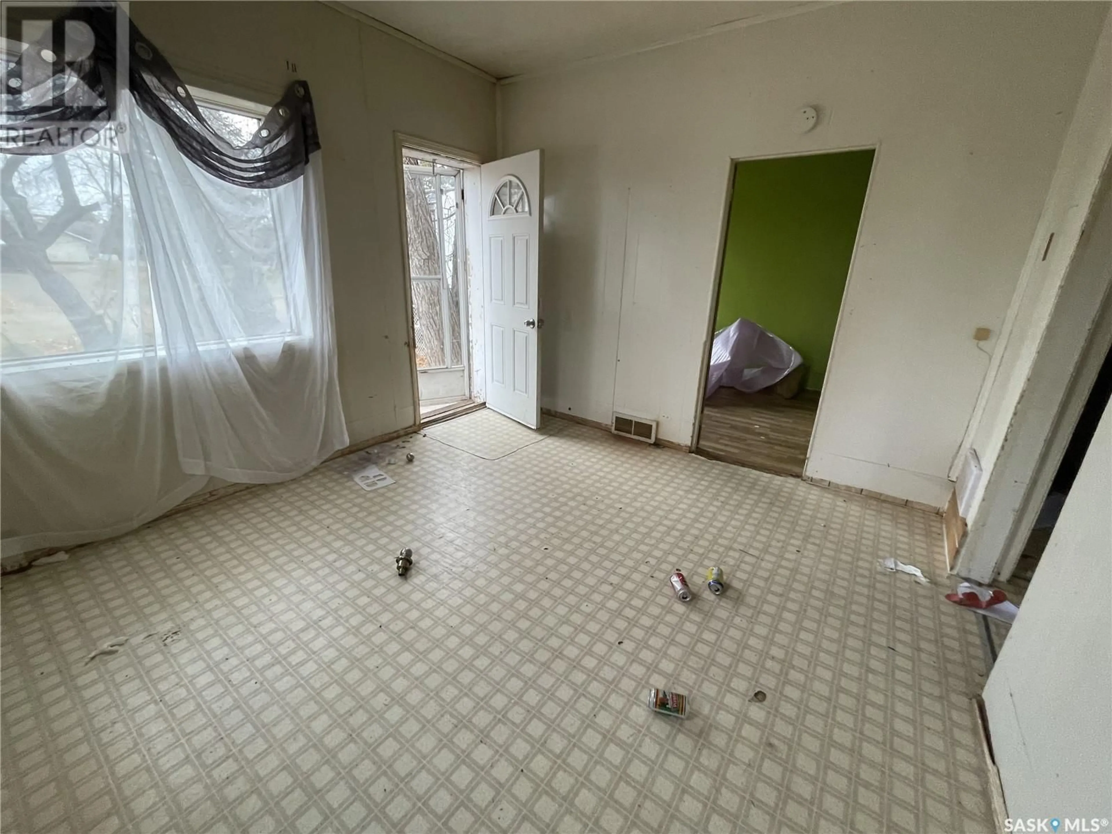 A pic of a room for 615 2ND STREET, Meadow Lake Saskatchewan S9X1E6