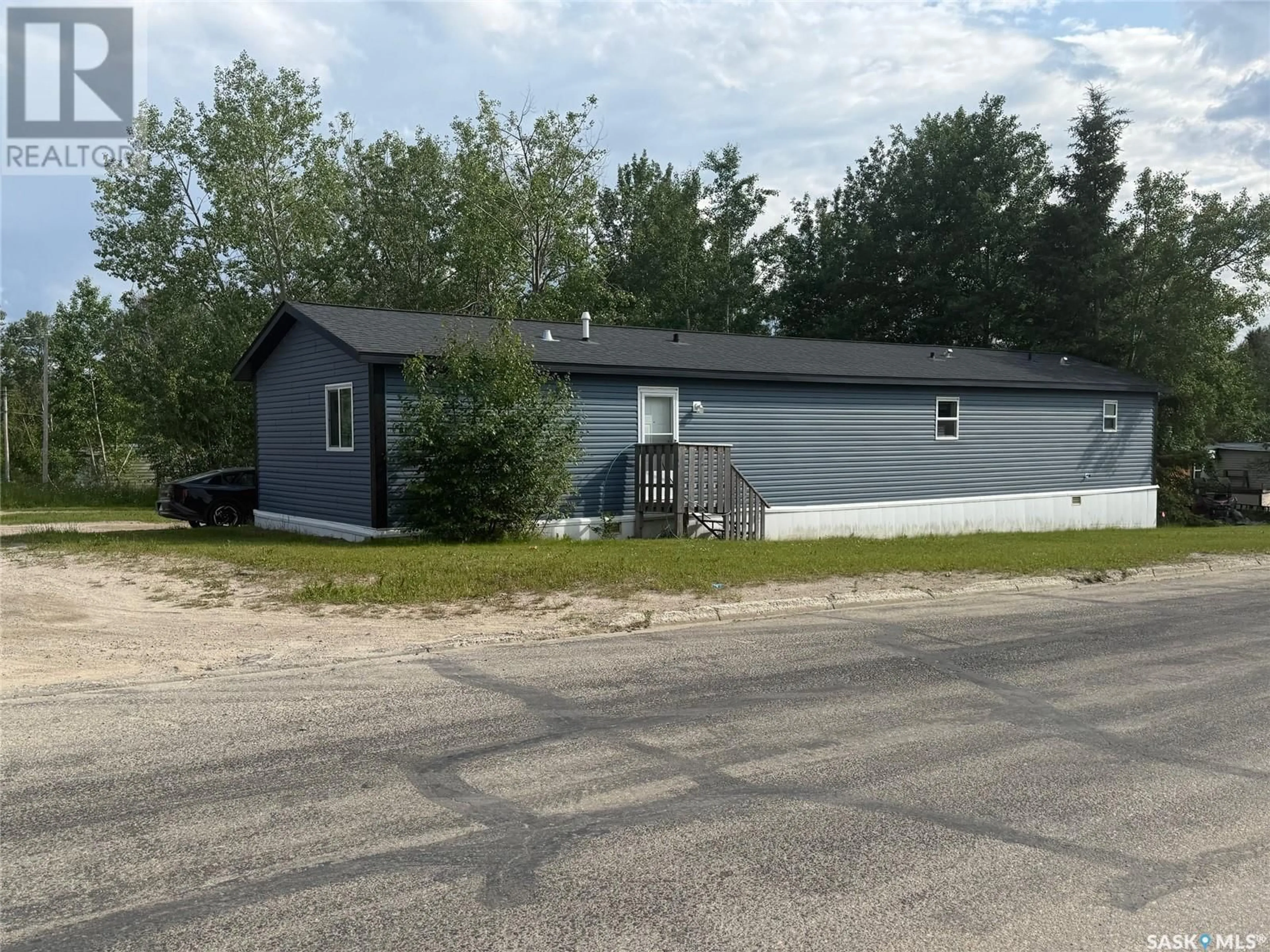 Shed for 17 - 1703 BEDFORD DRIVE, La Ronge Saskatchewan S0J1L0