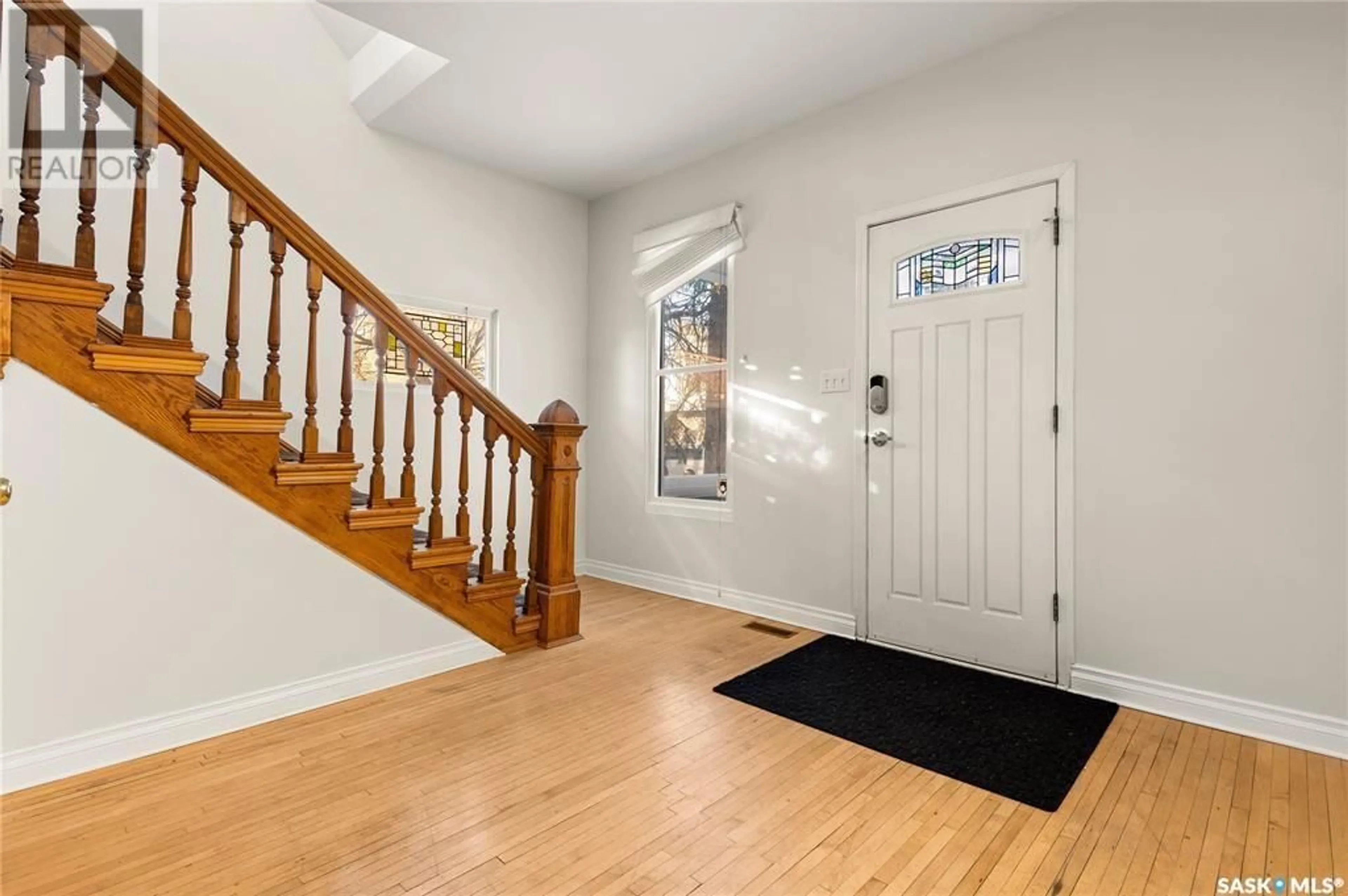Indoor entryway for 2220 LORNE STREET, Regina Saskatchewan S4P2M7