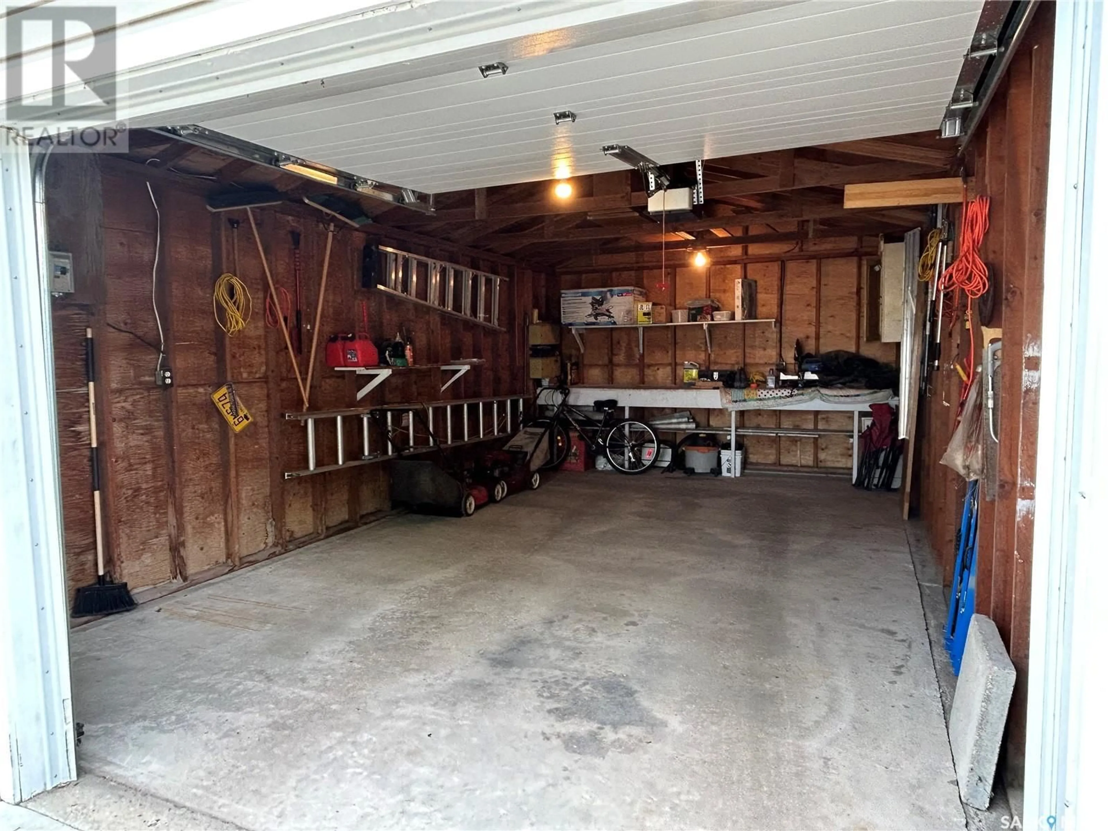 Indoor garage for 614 ROOKS AVENUE, Estevan Saskatchewan S4A0B3