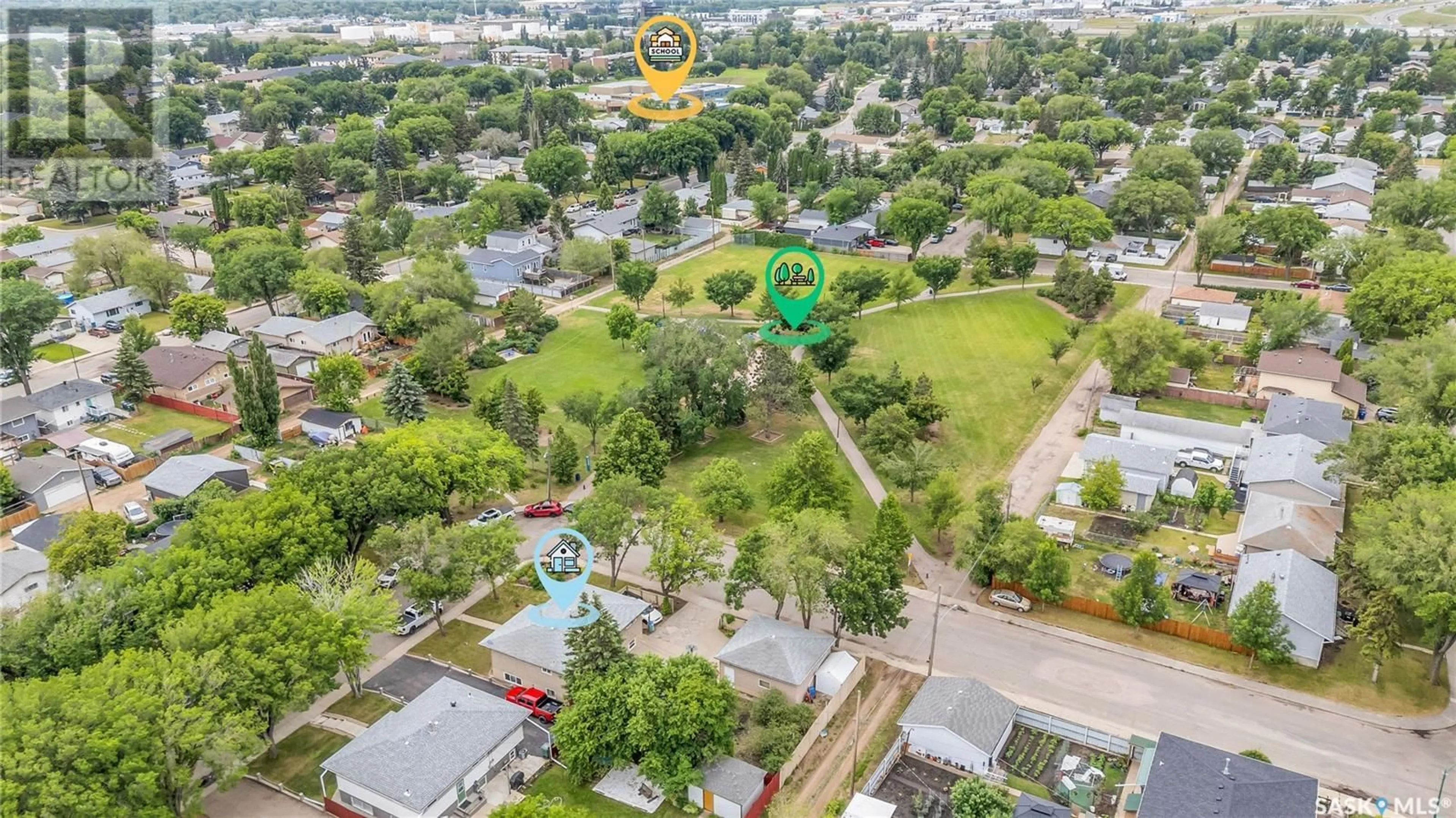 A pic from outside/outdoor area/front of a property/back of a property/a pic from drone, city buildings view from balcony for 333 OTTAWA AVENUE, Saskatoon Saskatchewan S7M3L6