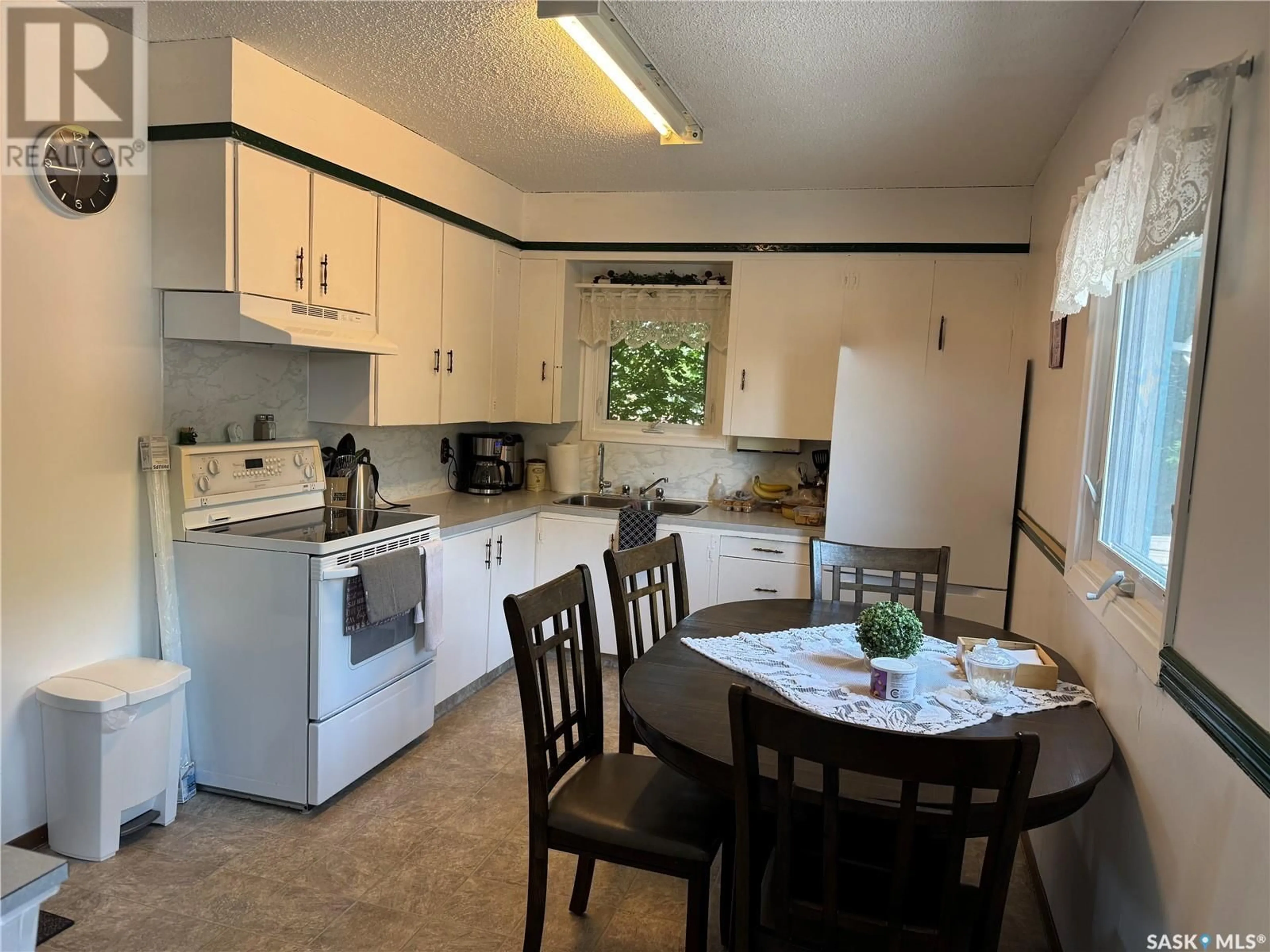 Standard kitchen, unknown for 320 101ST STREET, Humboldt Saskatchewan S0K2A0