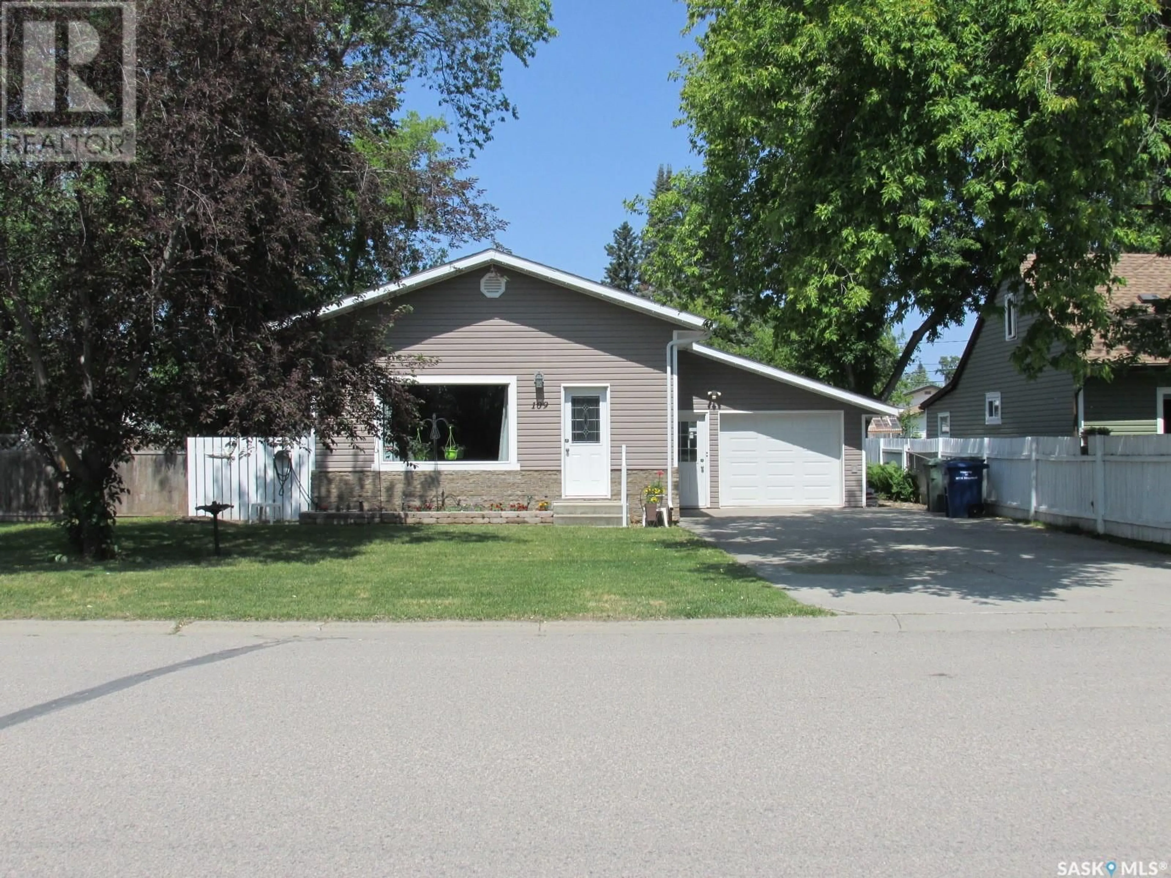 Unknown for 109 7TH AVENUE, Nipawin Saskatchewan S0E1E0