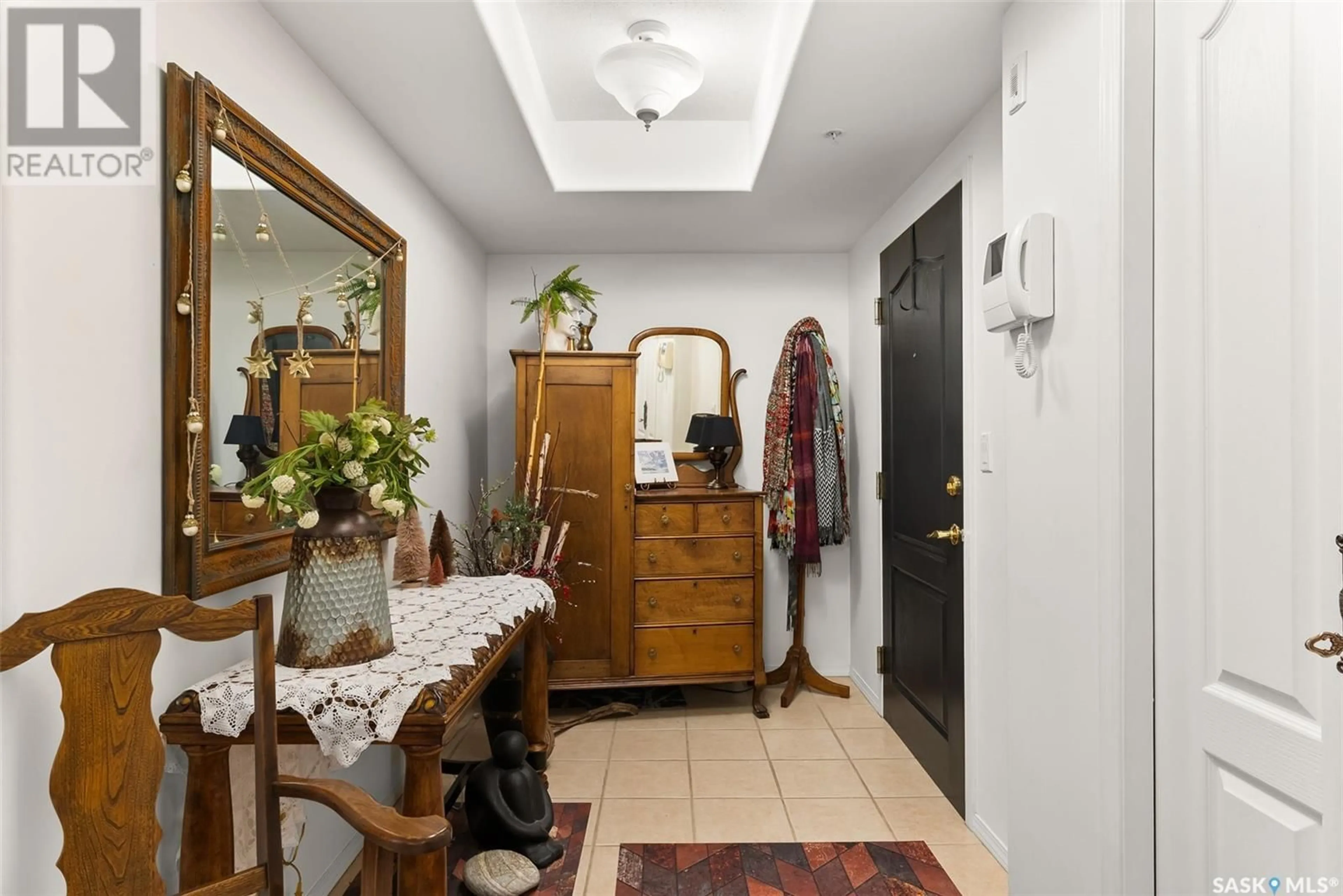 Indoor entryway for 2330 - 226 HAMILTON STREET, Regina Saskatchewan S4P4M4