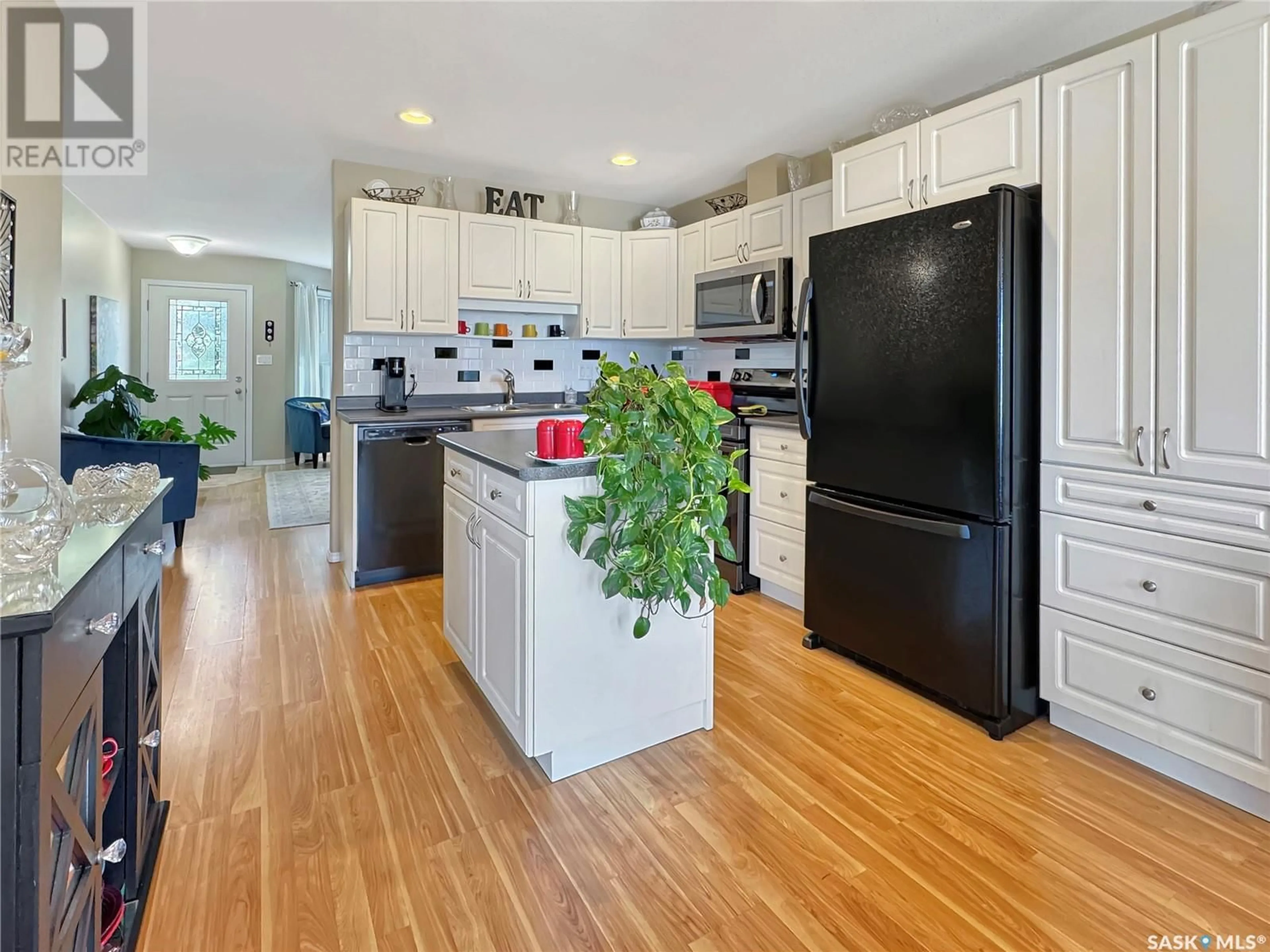Open concept kitchen, unknown for C - 10901 AMOS DRIVE, North Battleford Saskatchewan S9A0S6