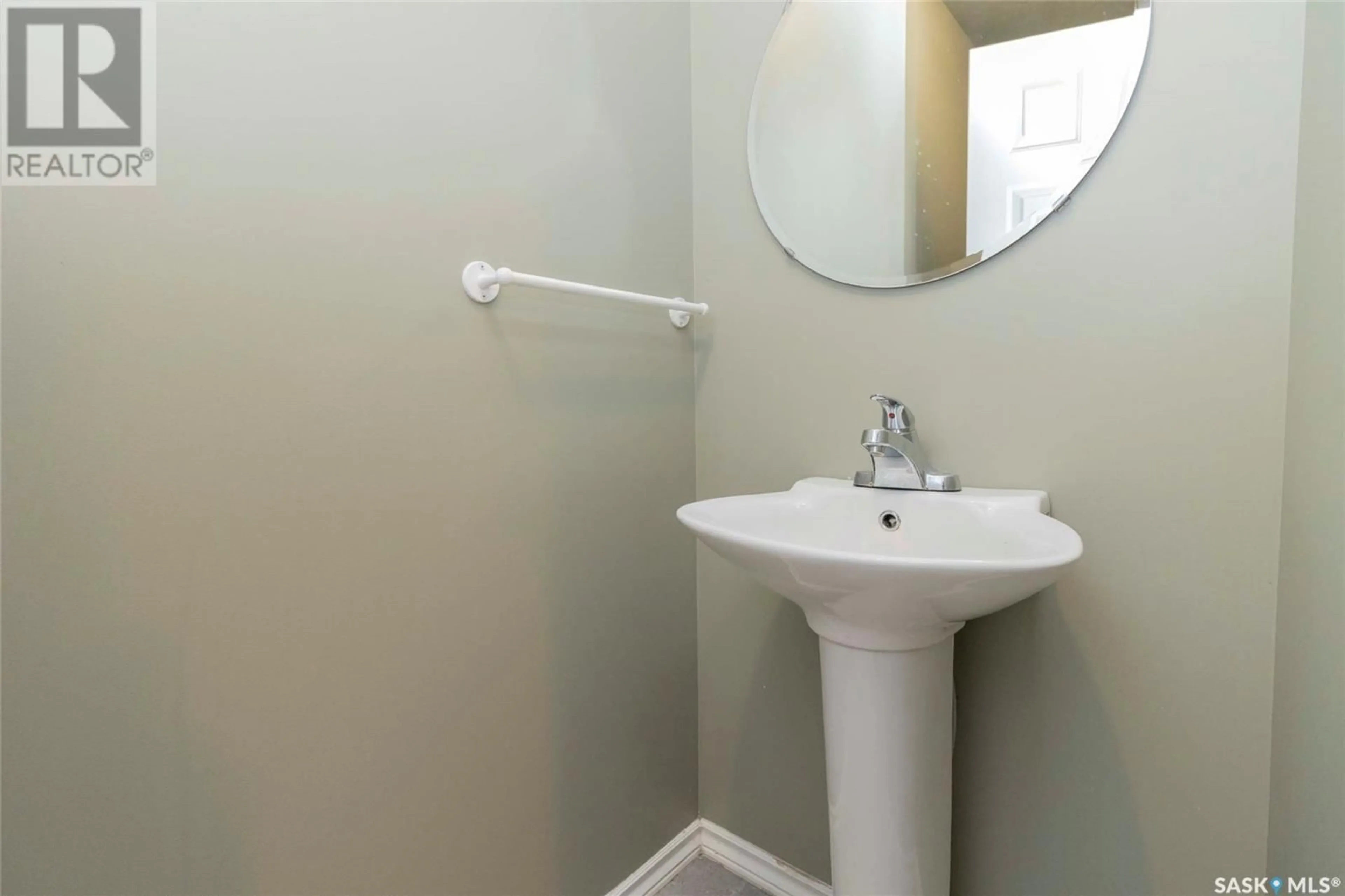 Standard bathroom, unknown for 815 - 285 KRISTJANSON ROAD, Saskatoon Saskatchewan S7S1M6