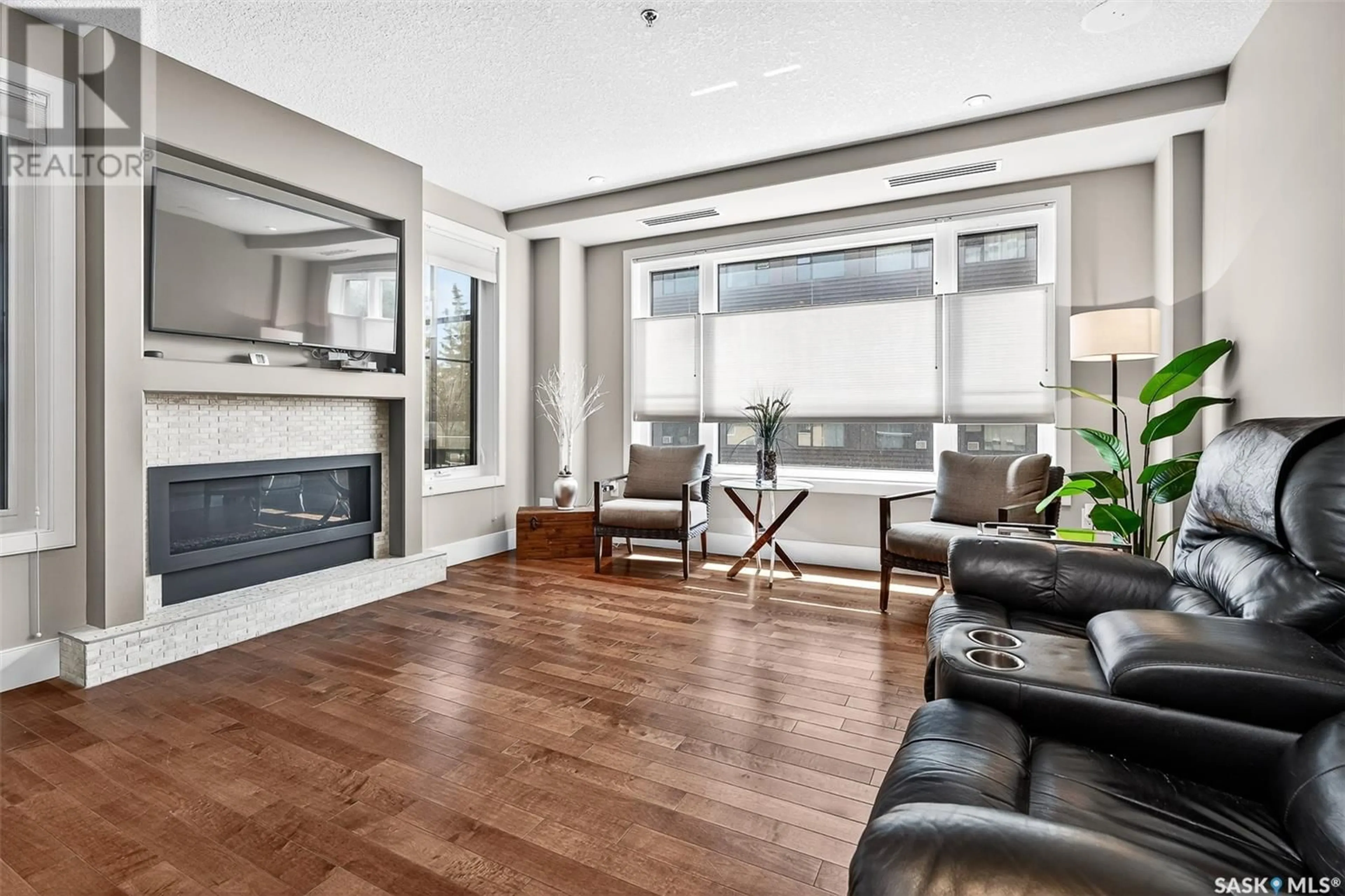 Living room with furniture, unknown for 302 205 FAIRFORD STREET E, Moose Jaw Saskatchewan S6H0E1