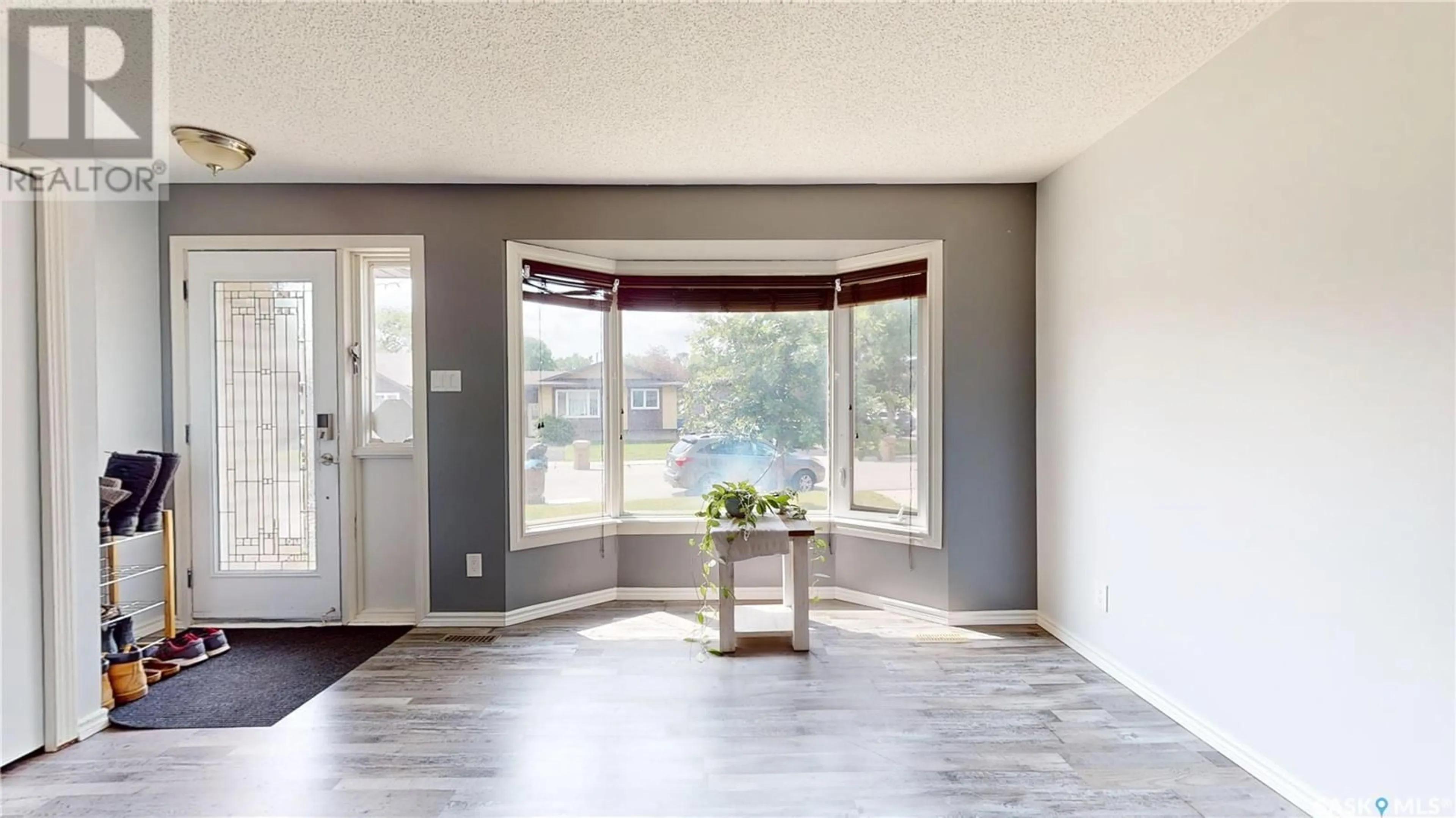 Indoor entryway for 1179 FERGUSON CRESCENT, Regina Saskatchewan S4N6V6