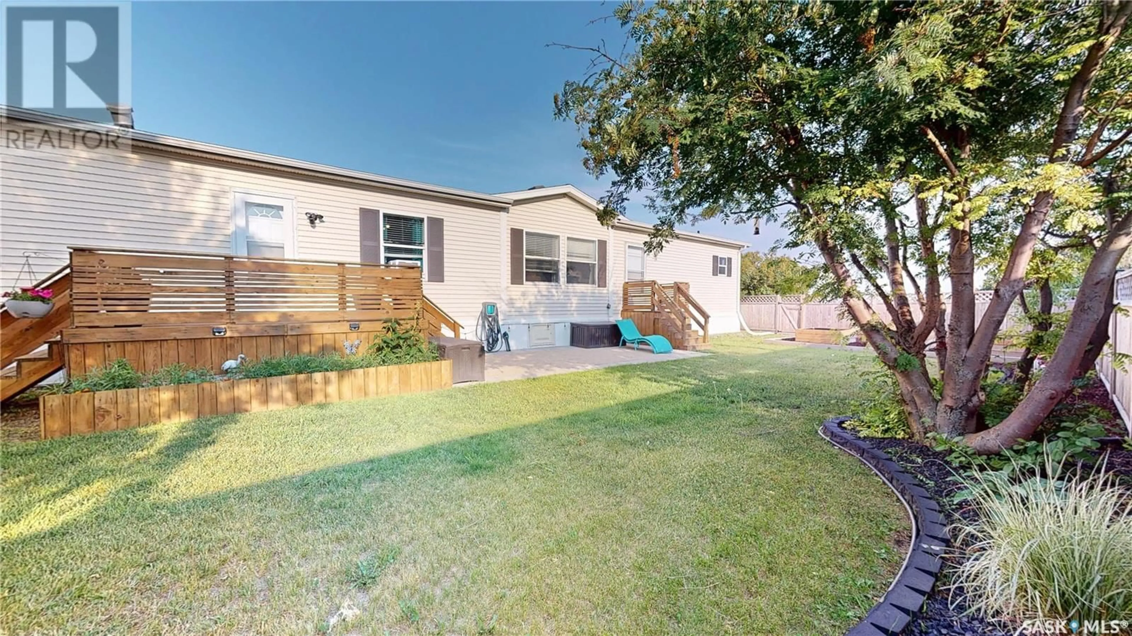A pic from outside/outdoor area/front of a property/back of a property/a pic from drone, street for 808 RAILWAY AVENUE, Arcola Saskatchewan S0C0G0