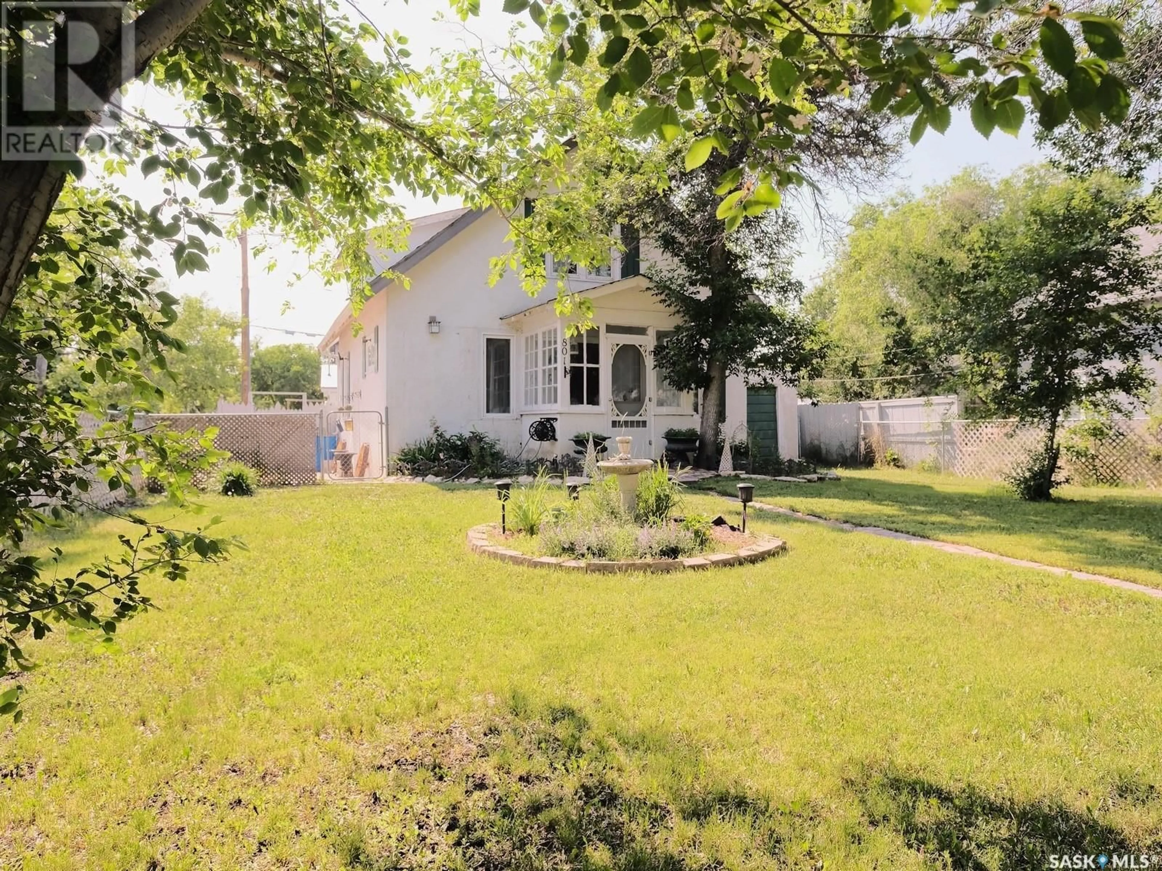 A pic from outside/outdoor area/front of a property/back of a property/a pic from drone, street for 801 GEORGE STREET, Rosetown Saskatchewan S0L2V0
