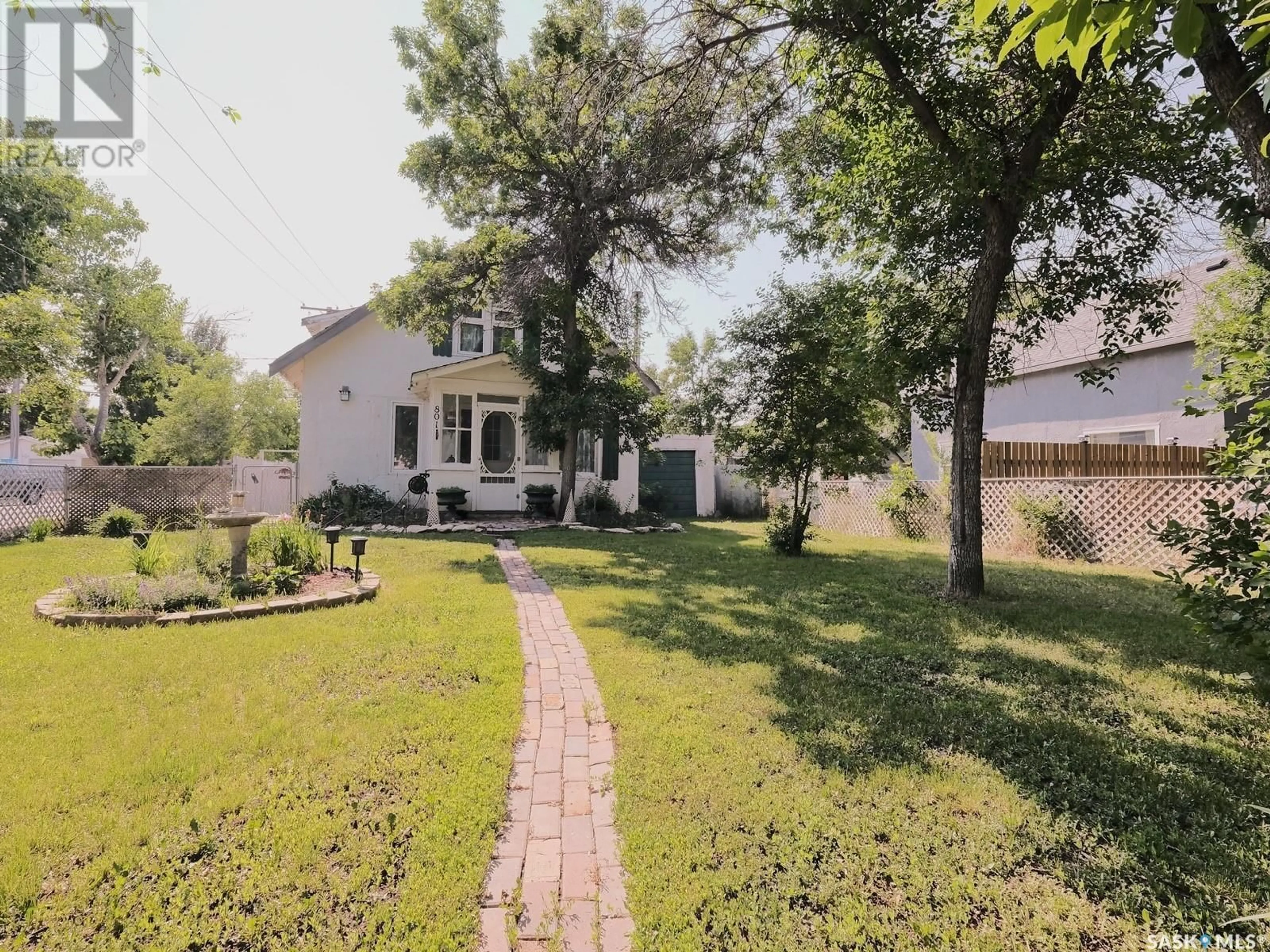 A pic from outside/outdoor area/front of a property/back of a property/a pic from drone, street for 801 GEORGE STREET, Rosetown Saskatchewan S0L2V0