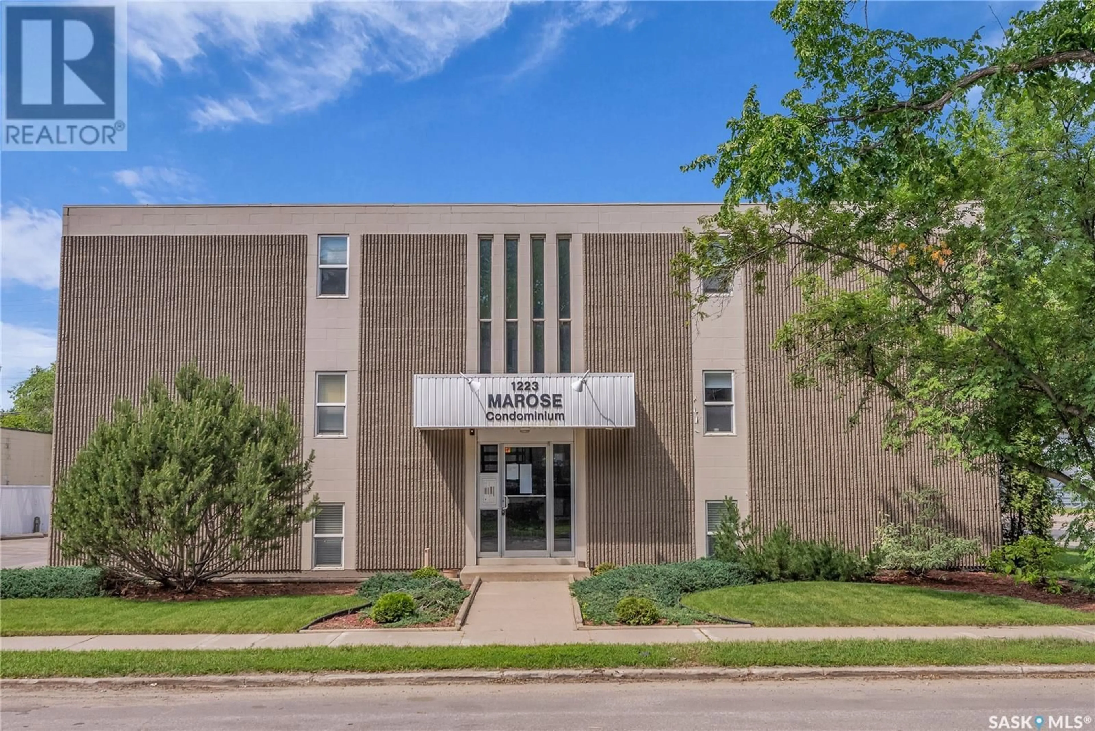 Indoor foyer for N - 315 1223 7TH AVENUE, Saskatoon Saskatchewan S7K2W1