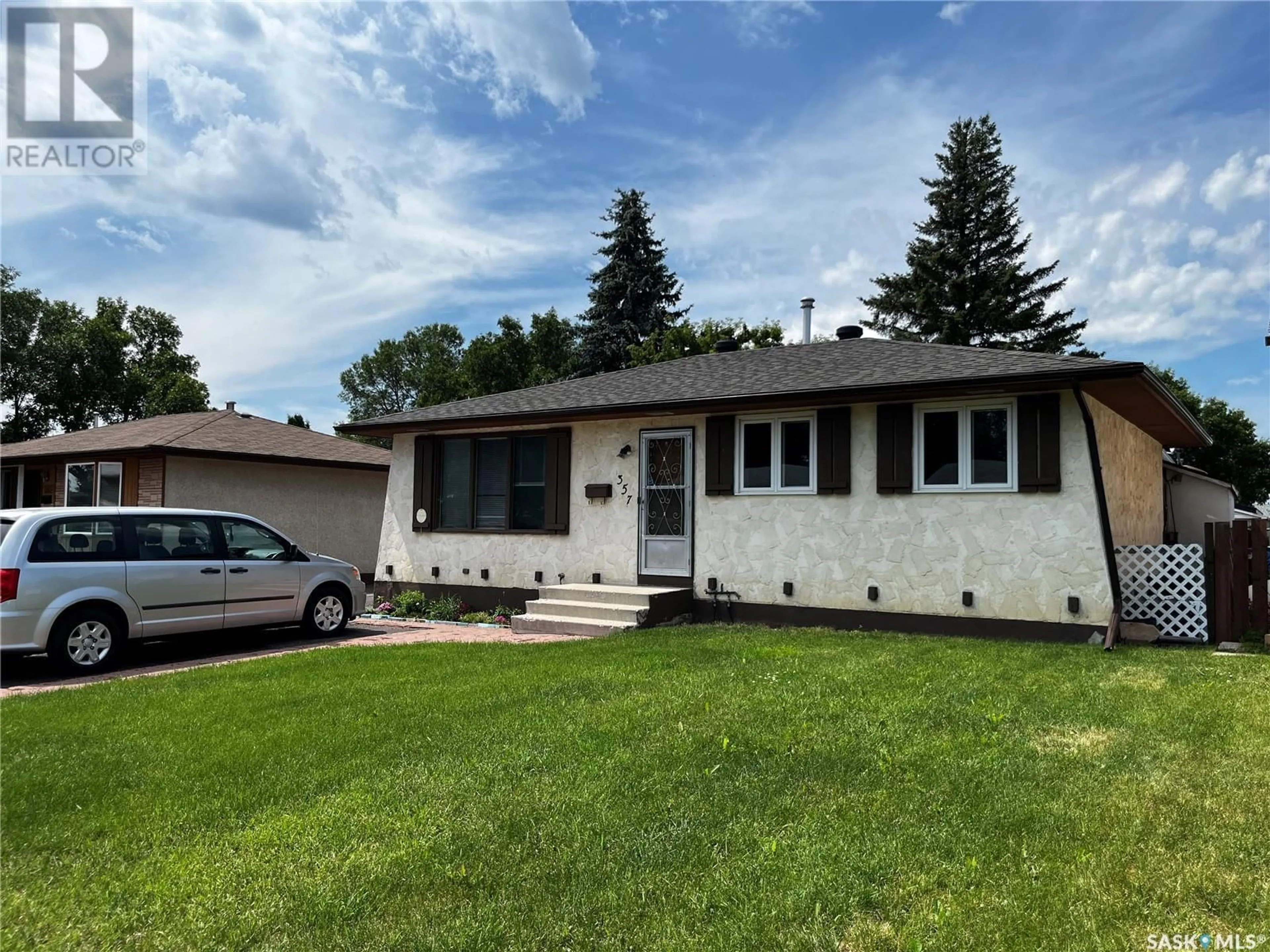 Home with vinyl exterior material, street for 357 APPLEBY CRESCENT, Saskatoon Saskatchewan S7M4N5