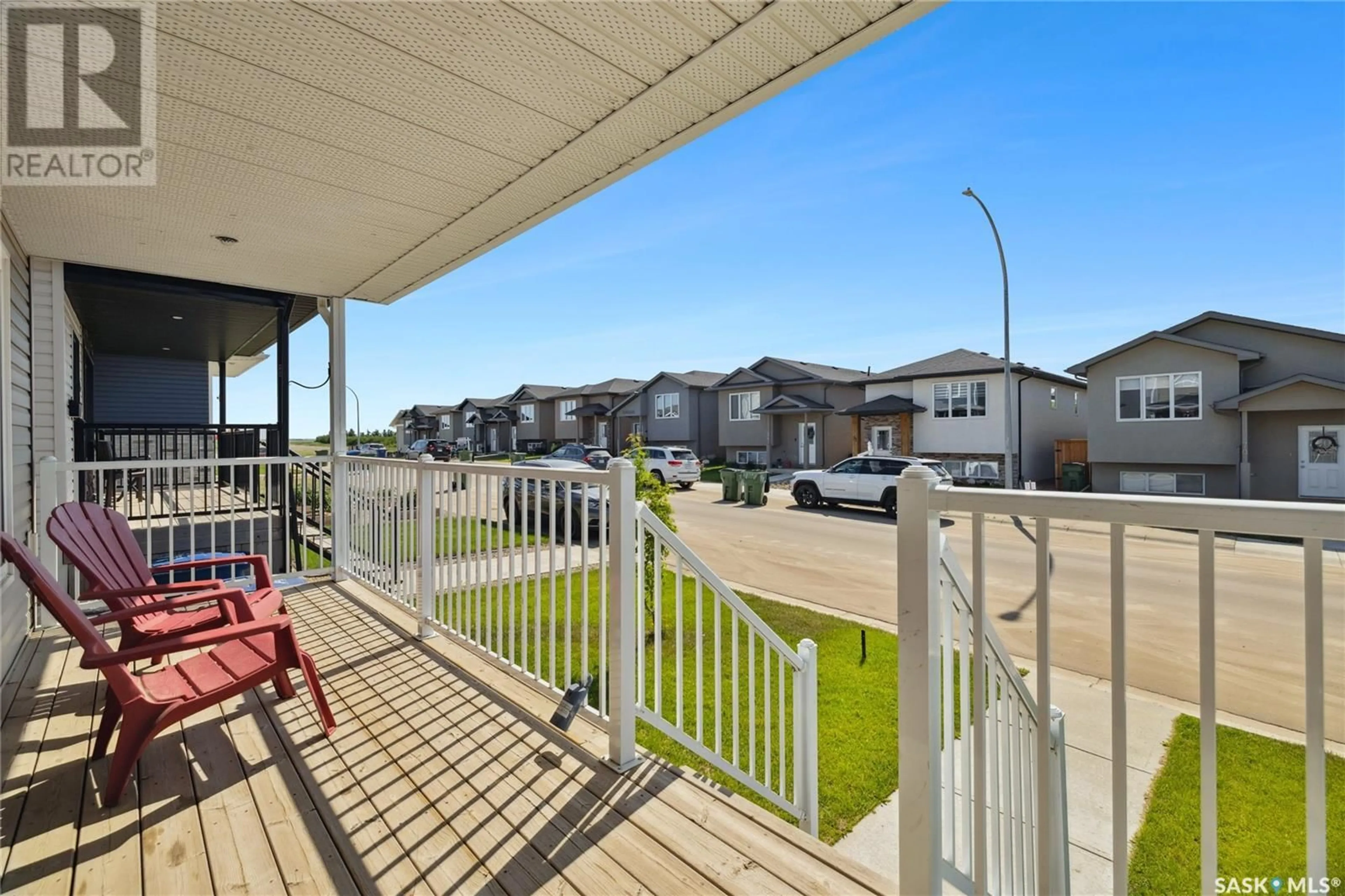 Patio, water/lake/river/ocean view for 71 BRIGHAM ROAD, Moose Jaw Saskatchewan S6K0A7