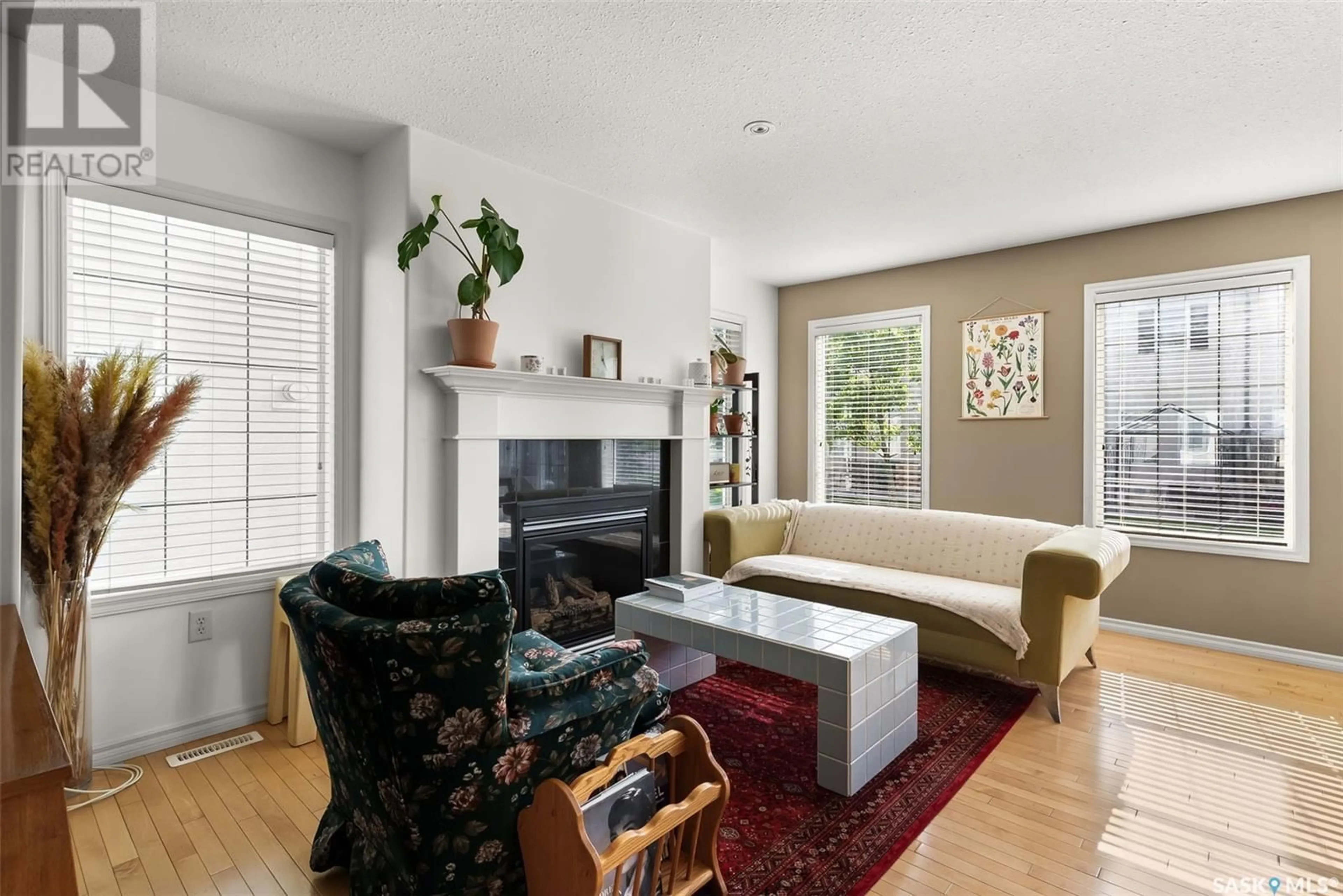 Living room with furniture, unknown for 3101 - 48 TREGARVA DRIVE, Regina Saskatchewan S4V0K7