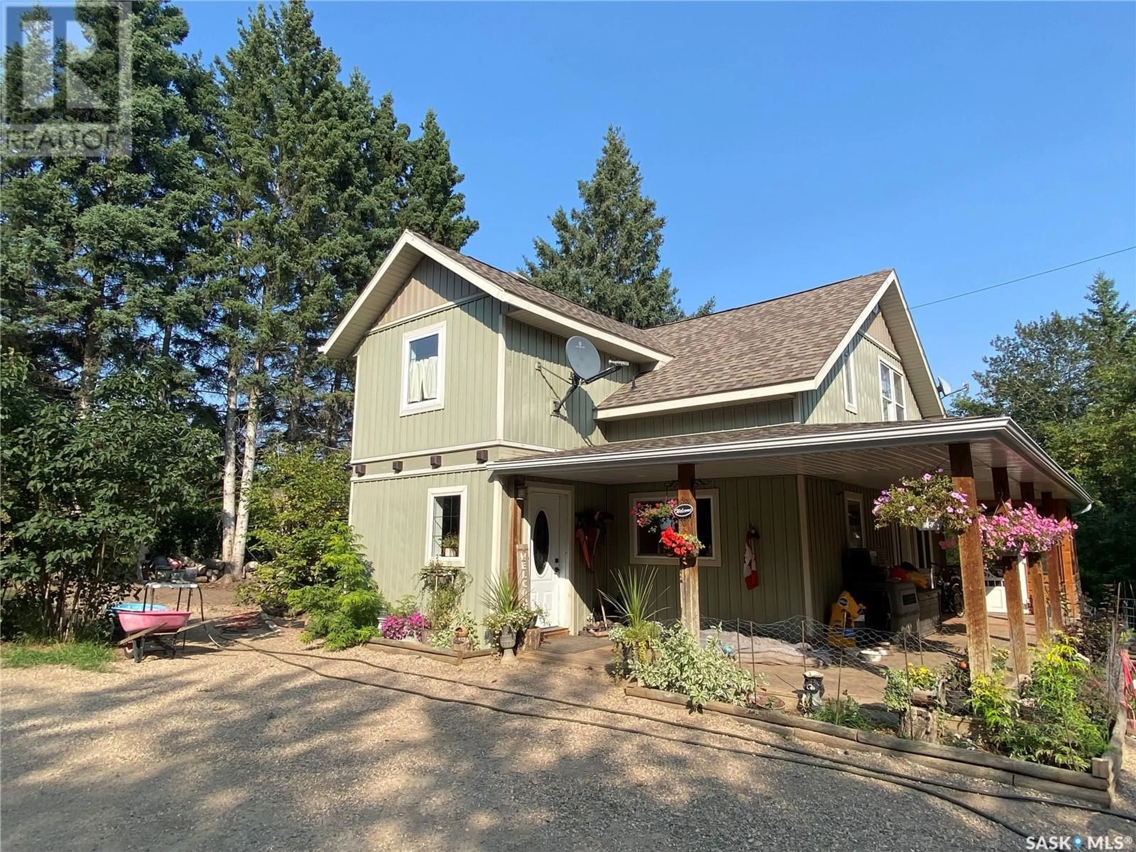 Home with vinyl exterior material, unknown for FORREST ACREAGE, Leask Rm No. 464 Saskatchewan S0J1M0
