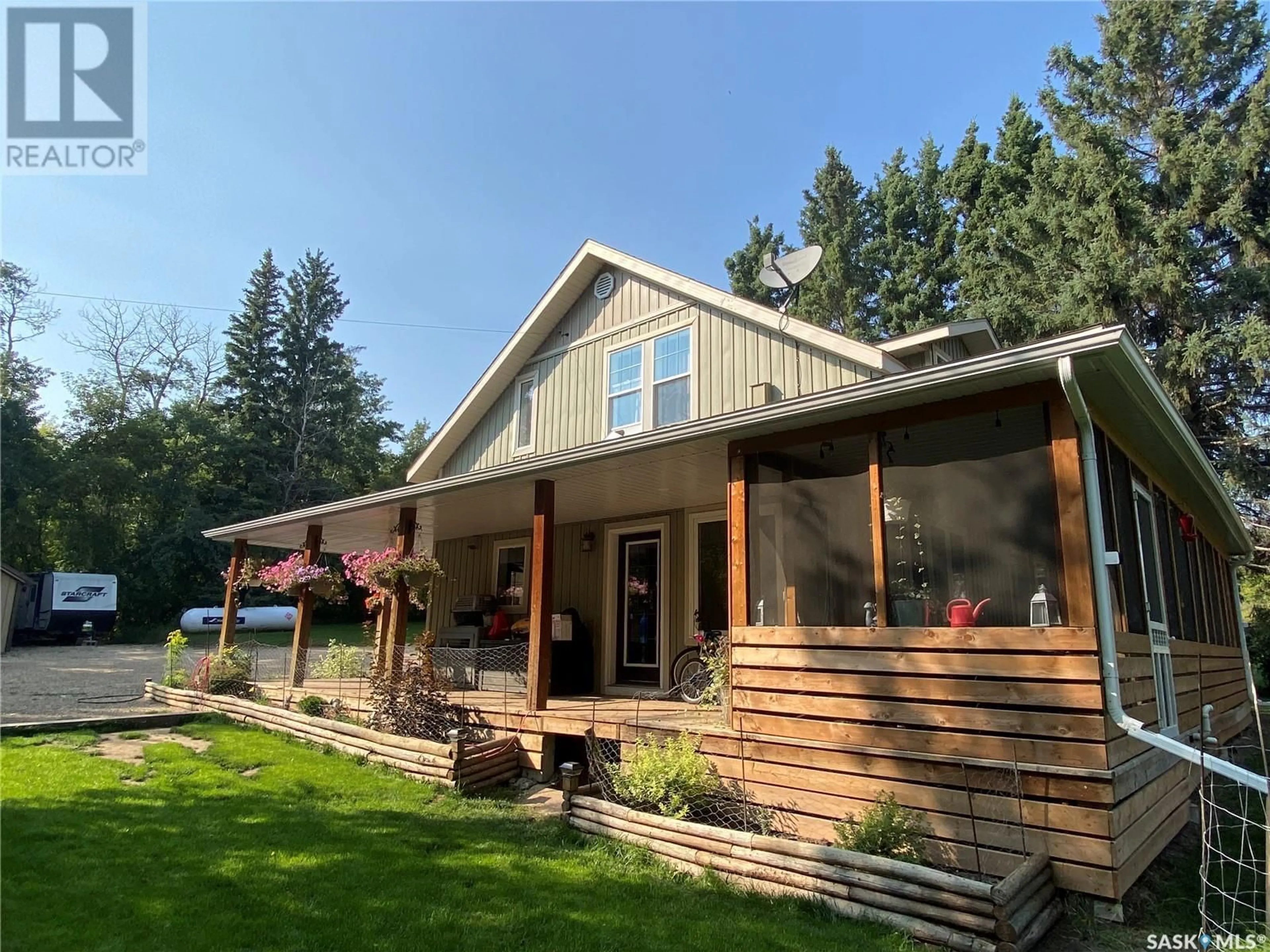 Home with vinyl exterior material, unknown for FORREST ACREAGE, Leask Rm No. 464 Saskatchewan S0J1M0