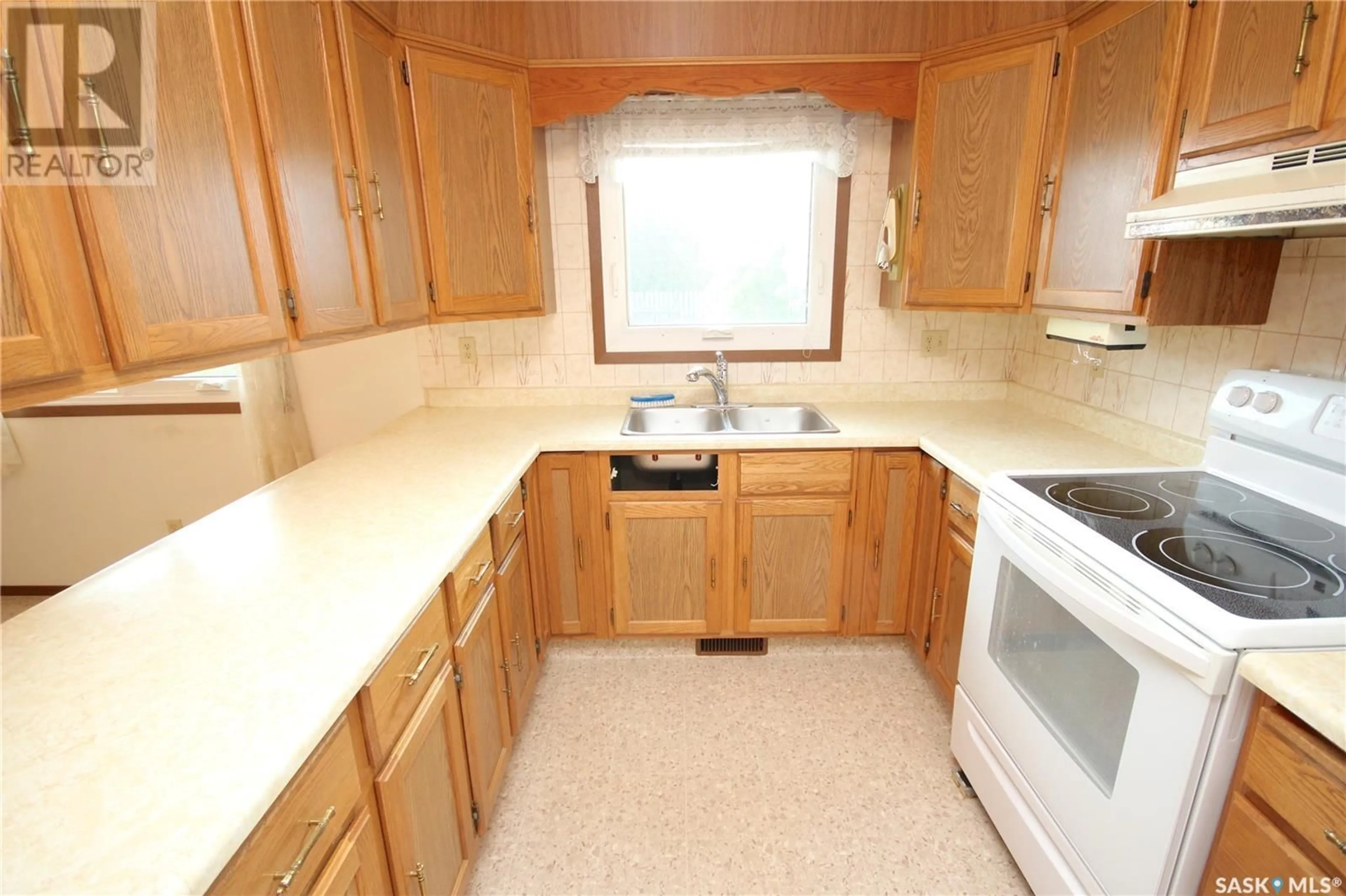 Standard kitchen, unknown for 14 PINDER STREET, Springside Saskatchewan S0A3V0