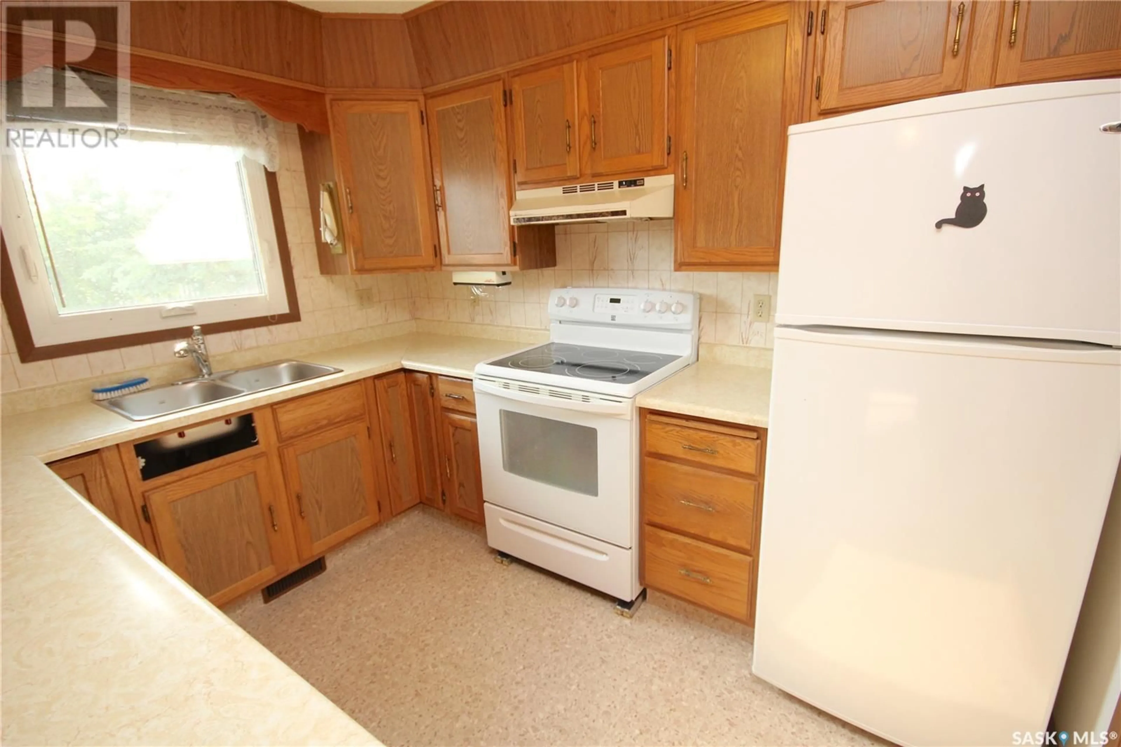 Standard kitchen, unknown for 14 PINDER STREET, Springside Saskatchewan S0A3V0