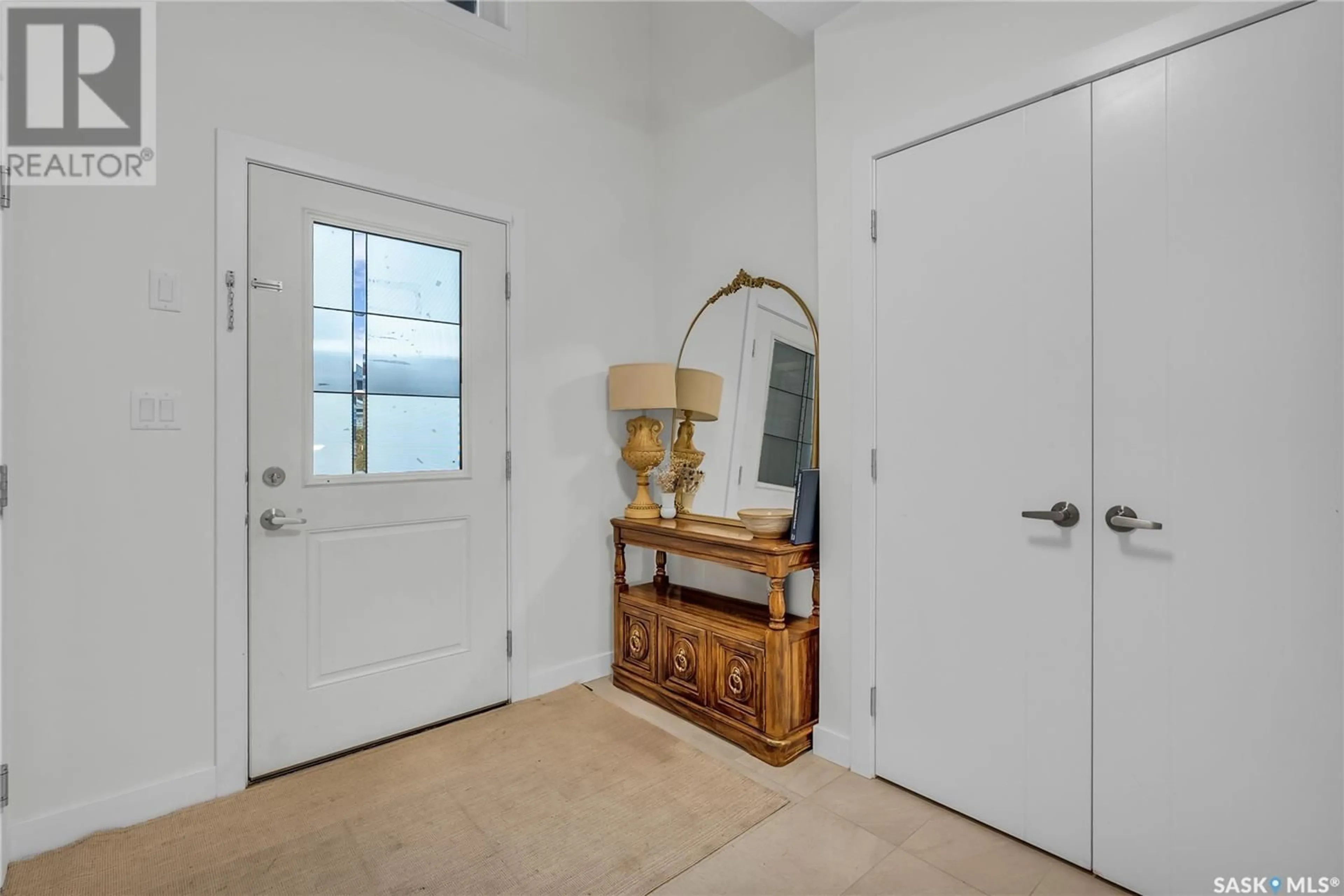 Indoor entryway for 2230 ROSEWOOD DRIVE, Saskatoon Saskatchewan S7V0S2