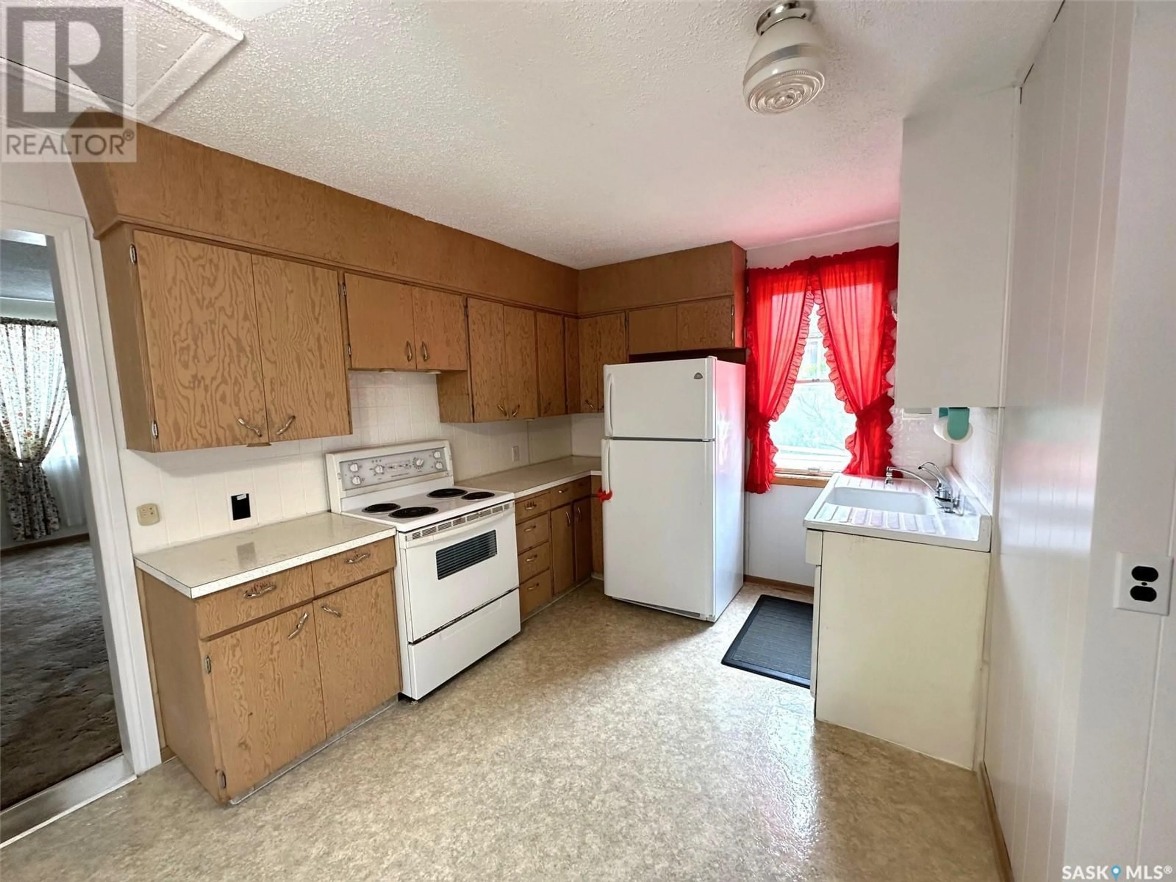 Standard kitchen, unknown for 206 PRINCE STREET, Hudson Bay Saskatchewan S0E0Y0