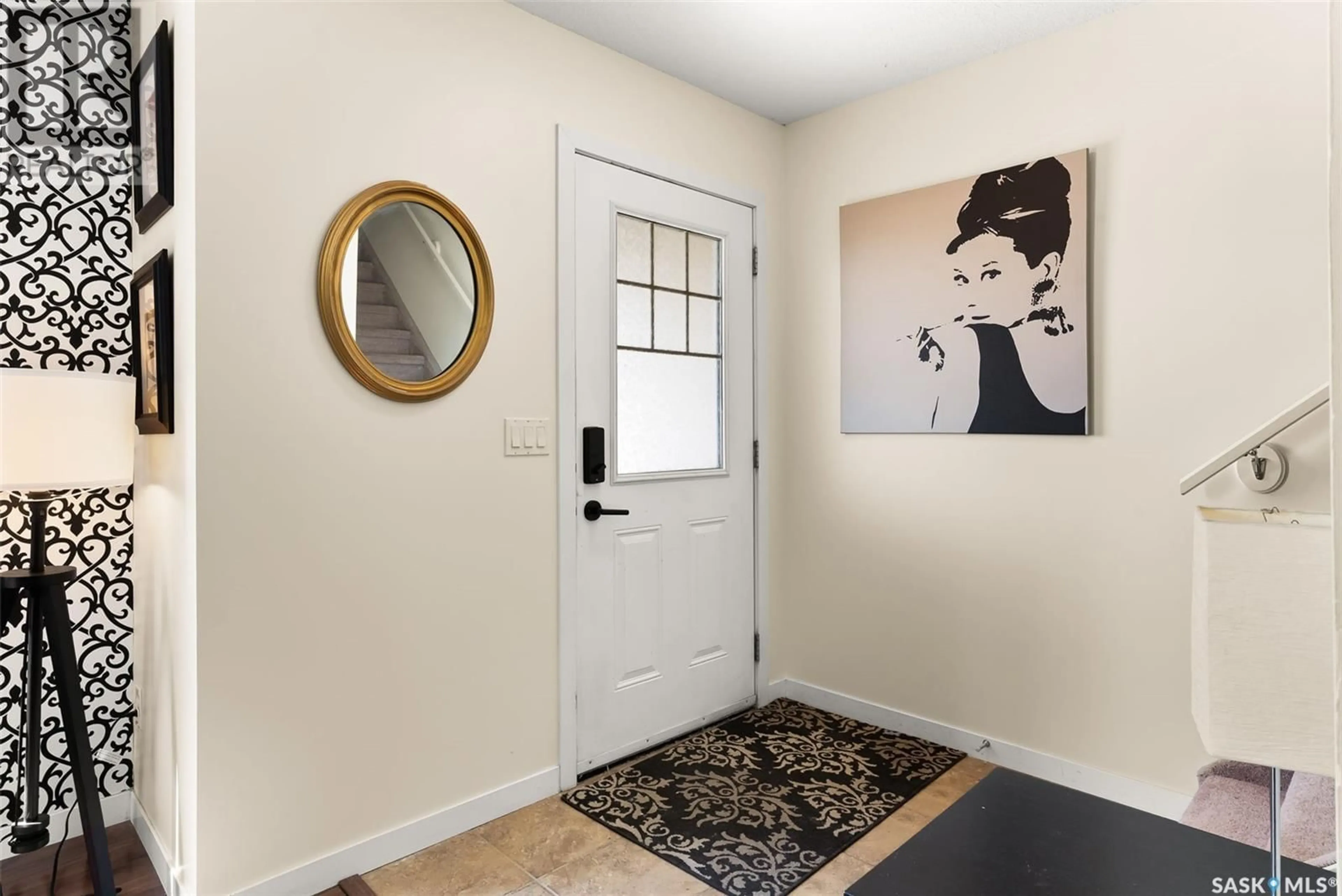 Indoor entryway for #9 - 5011 JAMES HILL ROAD, Regina Saskatchewan S4W0B9