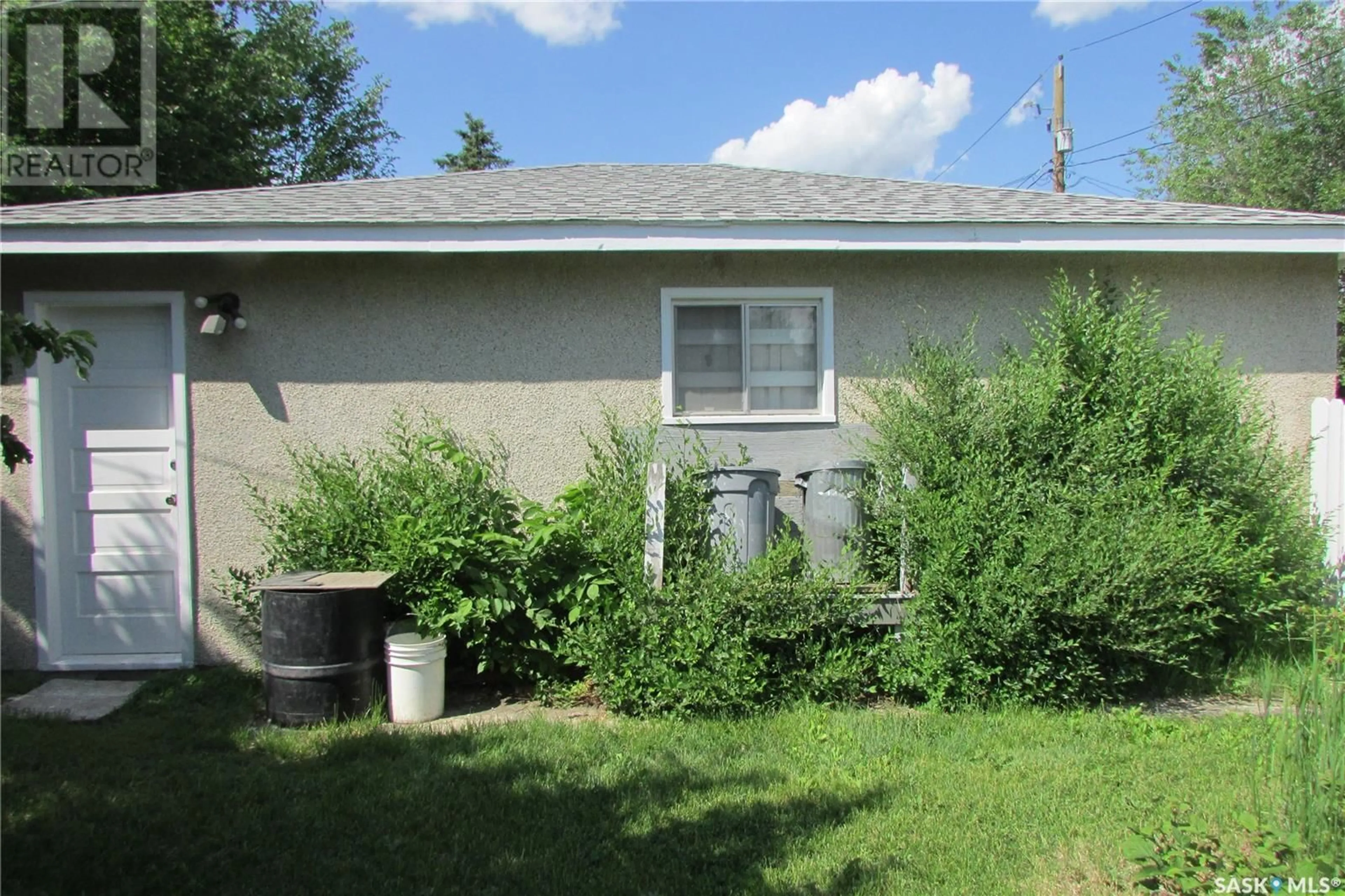 Home with vinyl exterior material, unknown for 267 SMITH STREET, Regina Saskatchewan S4R3B5
