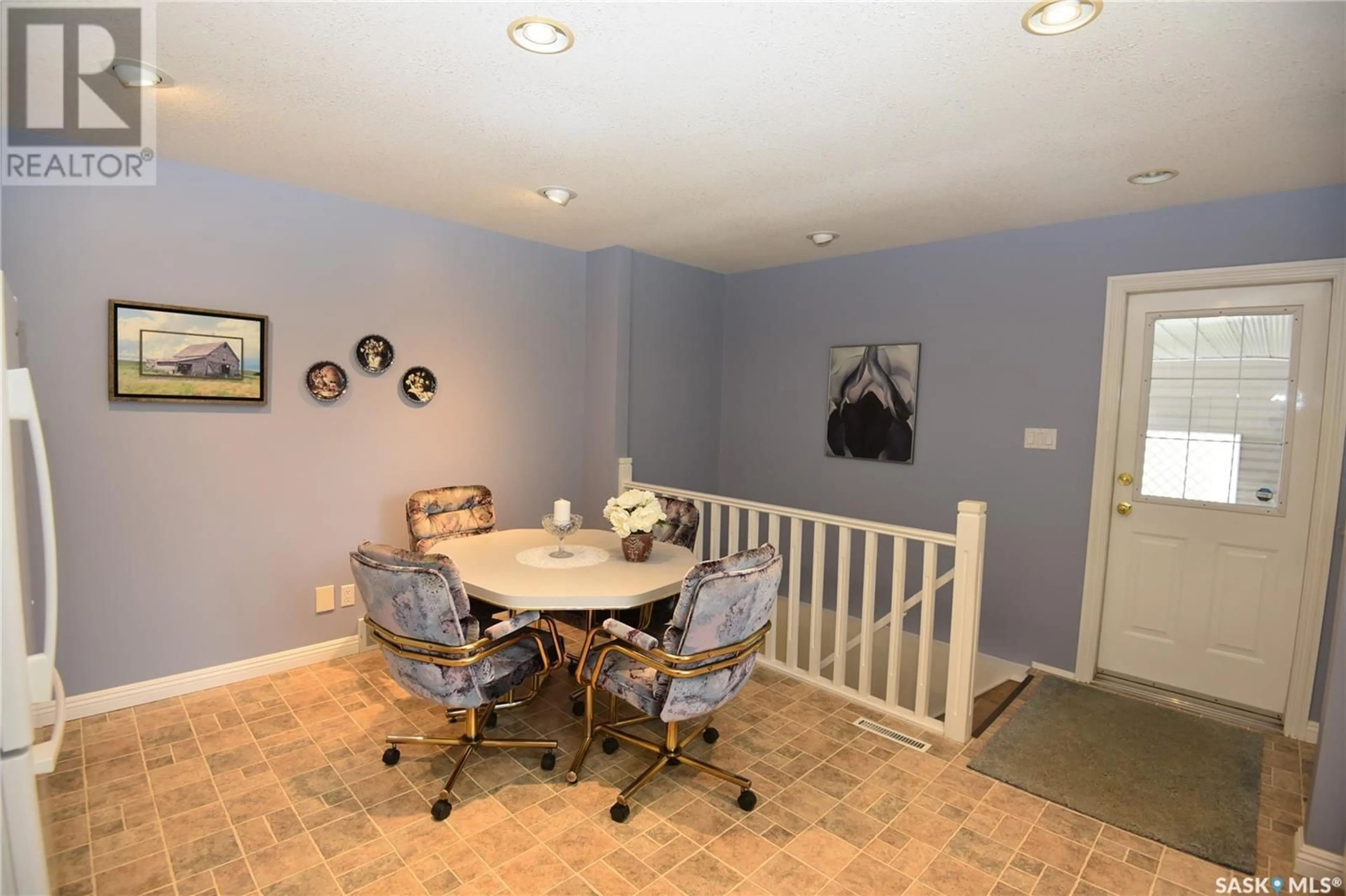 Dining room, unknown for 802 2ND STREET E, Nipawin Saskatchewan S0E1E0