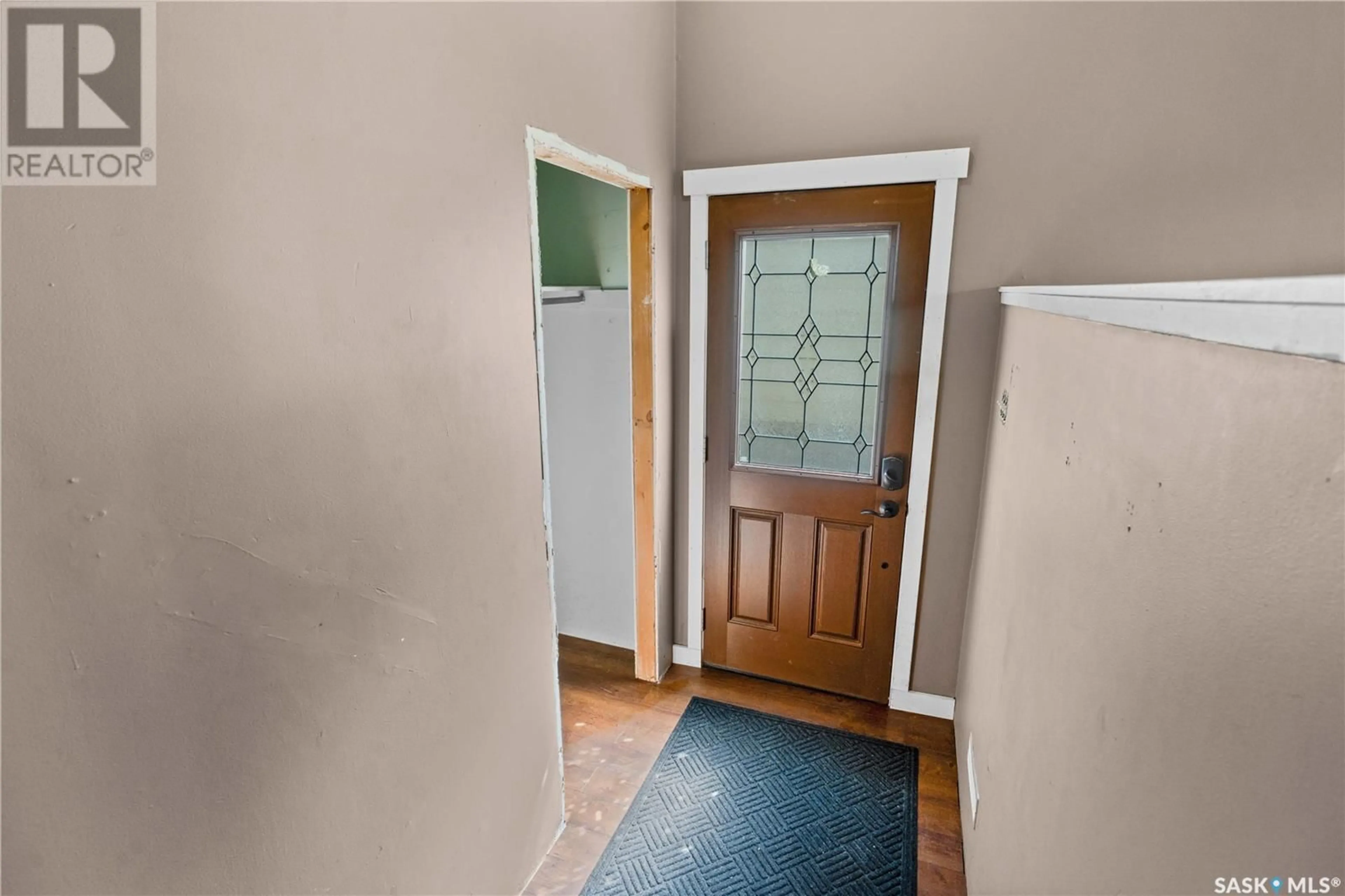 Indoor entryway for 6606 HANCOCK BAY, Regina Saskatchewan S4X1V1