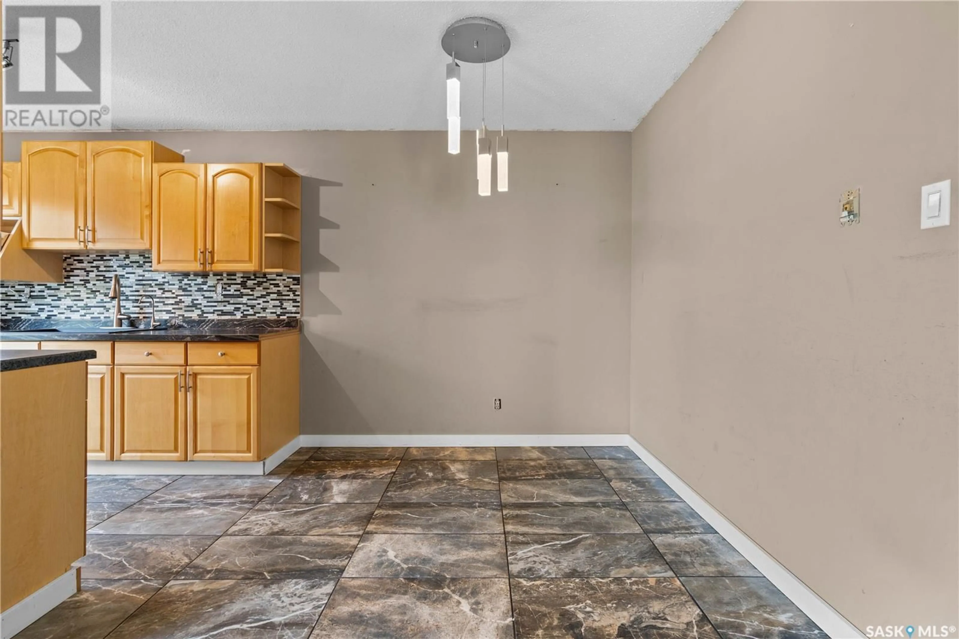 A pic of a room for 6606 HANCOCK BAY, Regina Saskatchewan S4X1V1