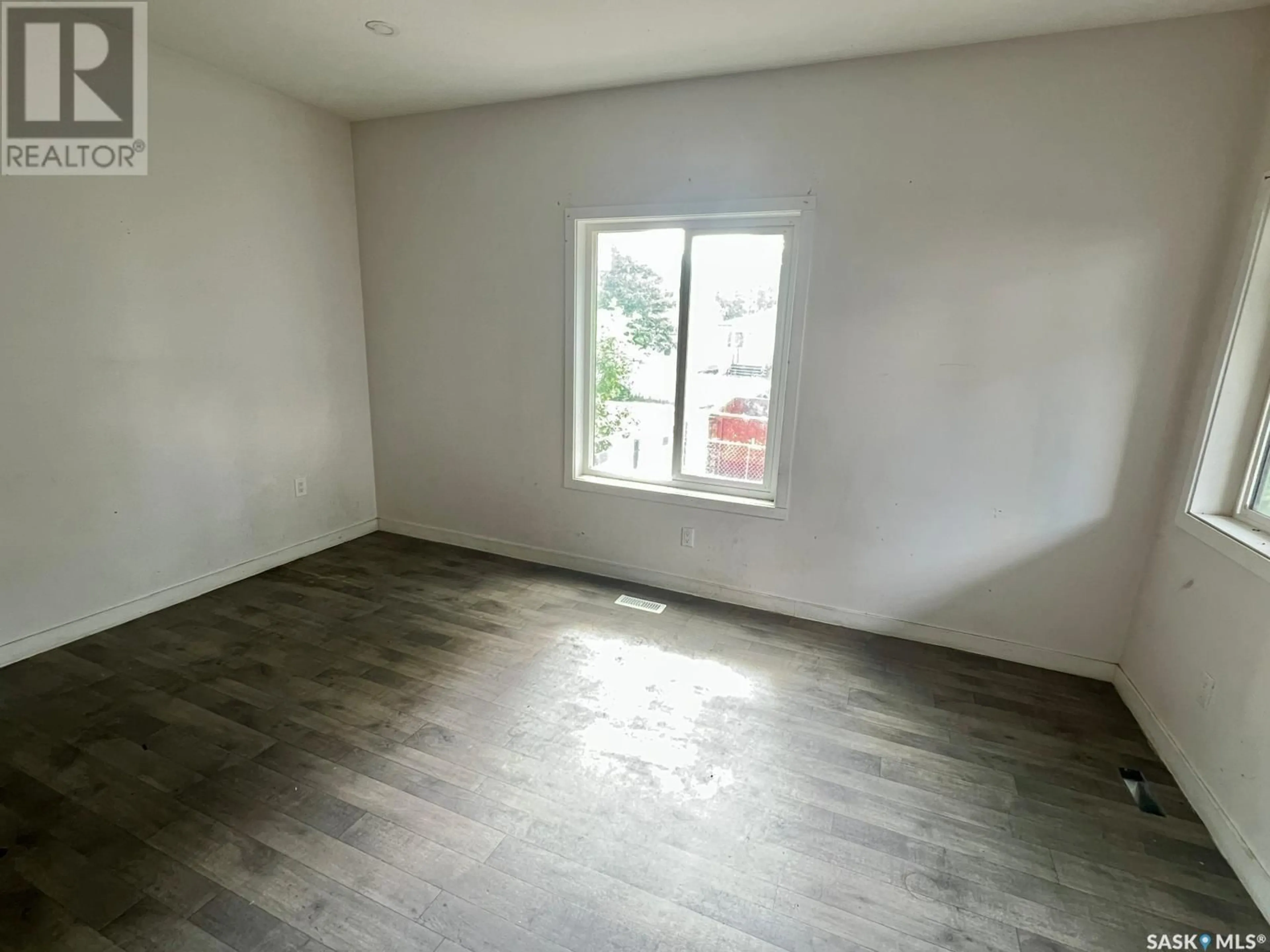 A pic of a room for 737 GARNET STREET, Regina Saskatchewan S4T2X2