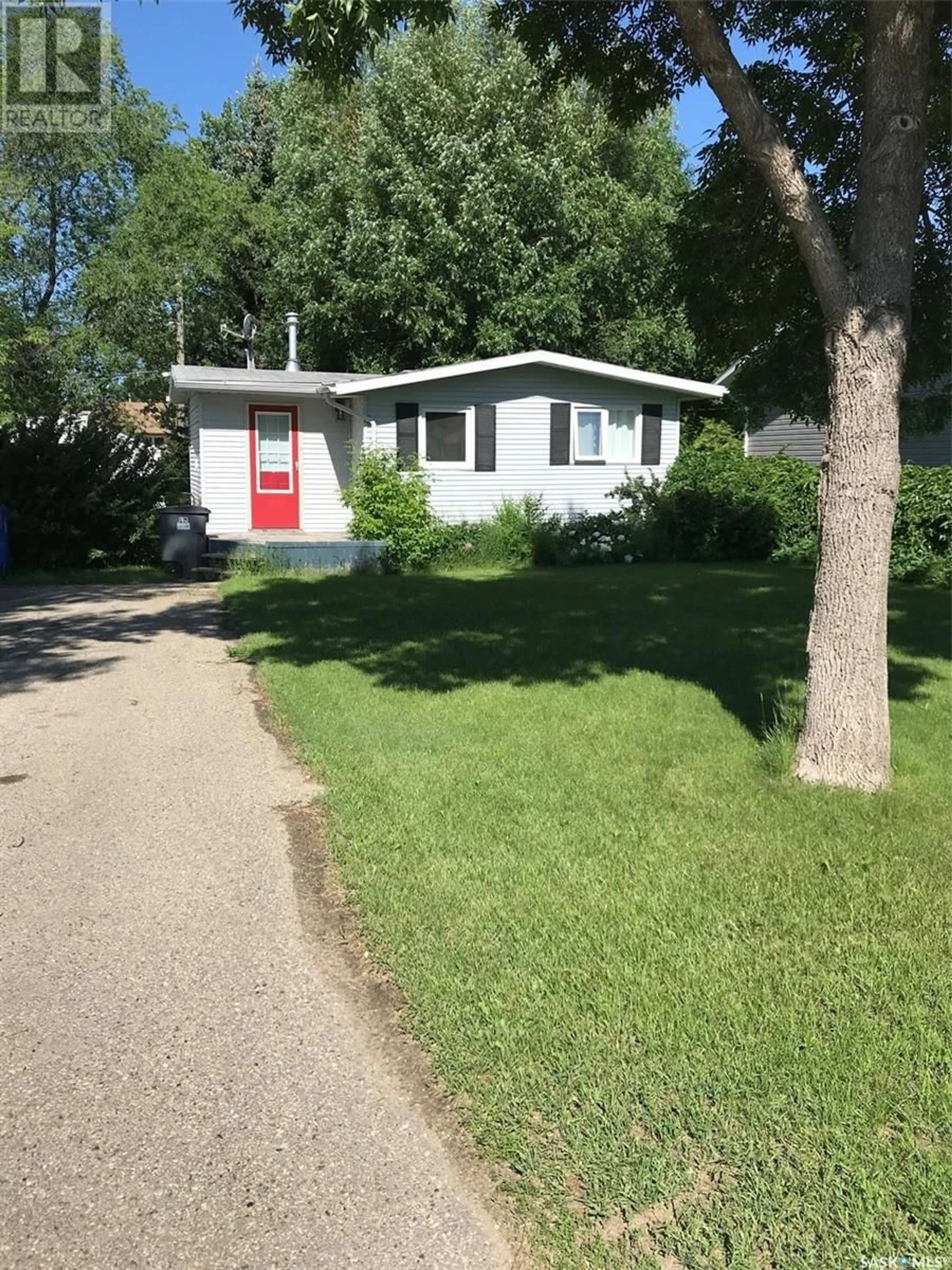 Home with vinyl exterior material, street for 316 5TH STREET, Carlyle Saskatchewan S0C0R0