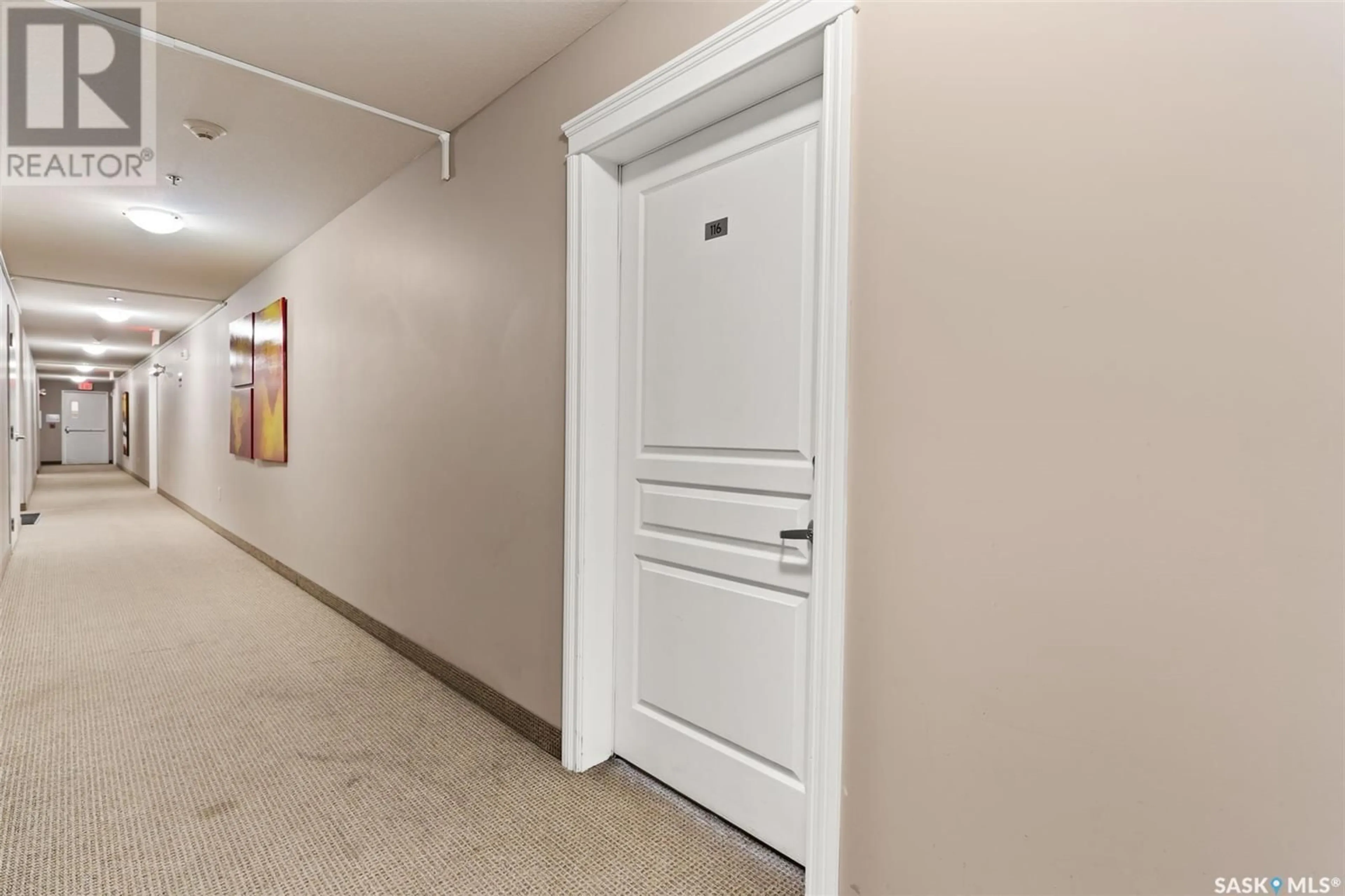 Indoor foyer for 116 1621 DAKOTA DRIVE, Regina Saskatchewan S4Z0A8