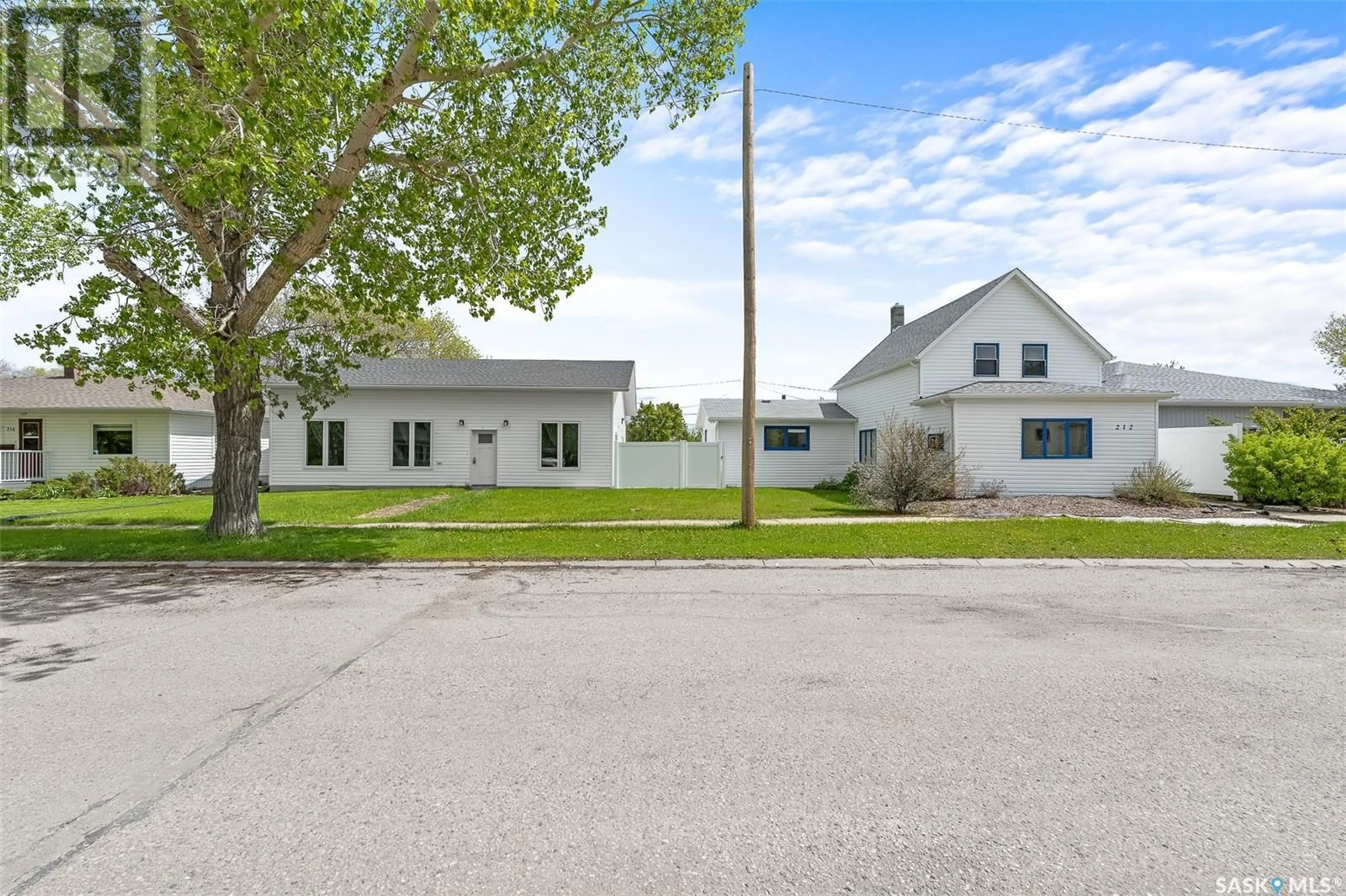 A pic from outside/outdoor area/front of a property/back of a property/a pic from drone, street for 212 MAIN STREET, Rouleau Saskatchewan S0G4H0