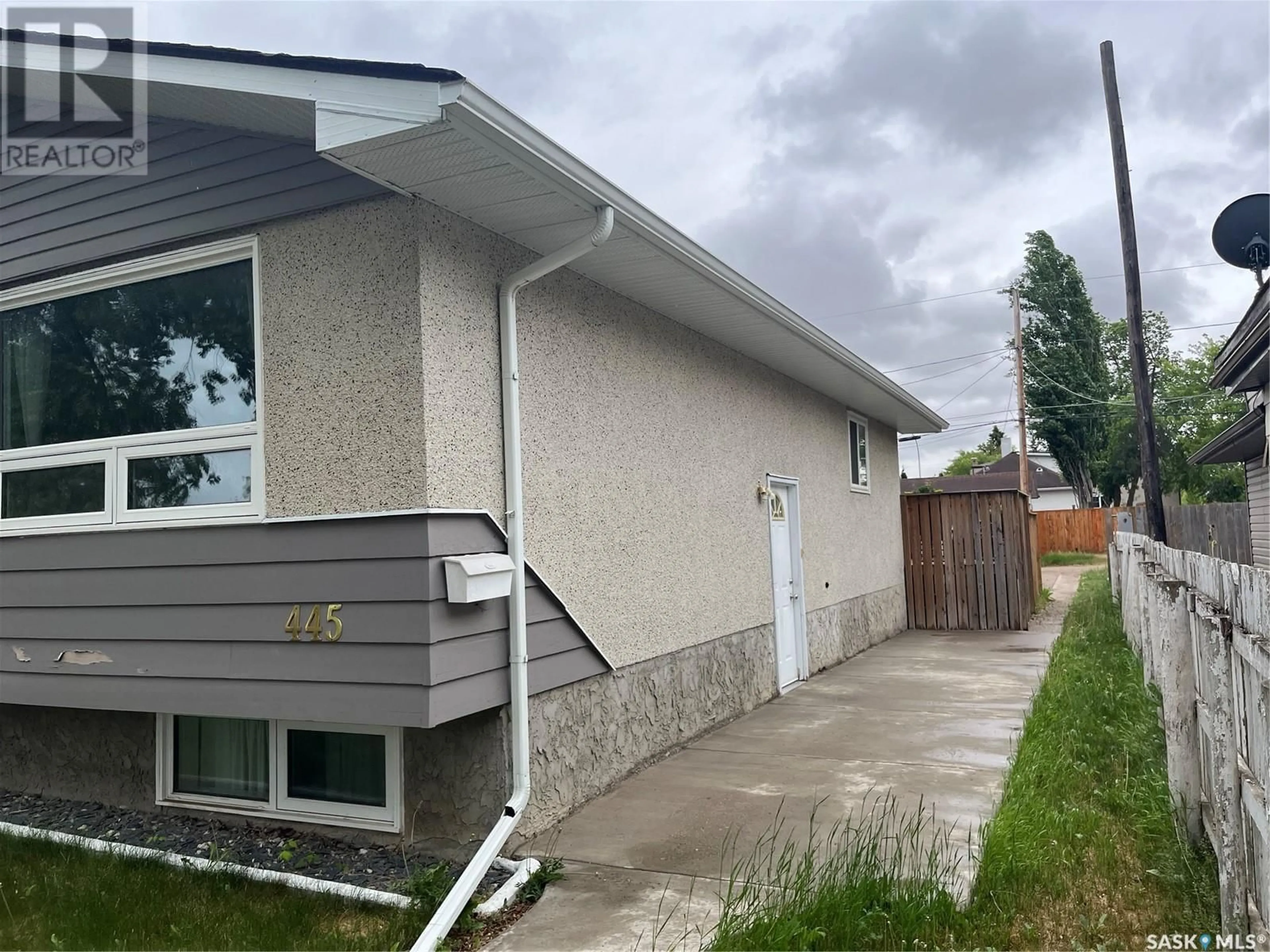 Home with vinyl exterior material, street for 445 11TH STREET, Prince Albert Saskatchewan S6V1A8
