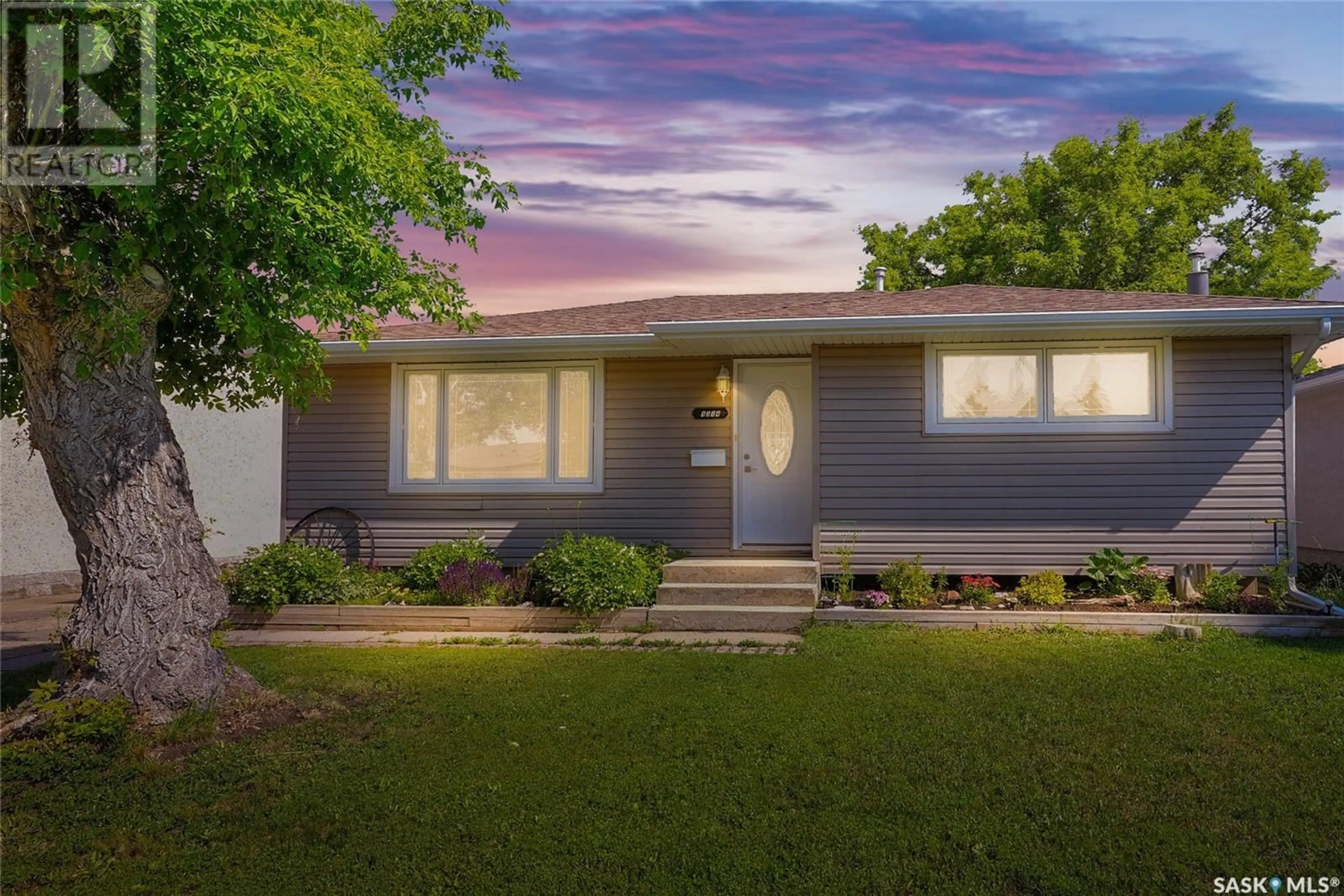 Home with vinyl exterior material, street for 1314 VAUGHAN STREET, Moose Jaw Saskatchewan S6H5P7