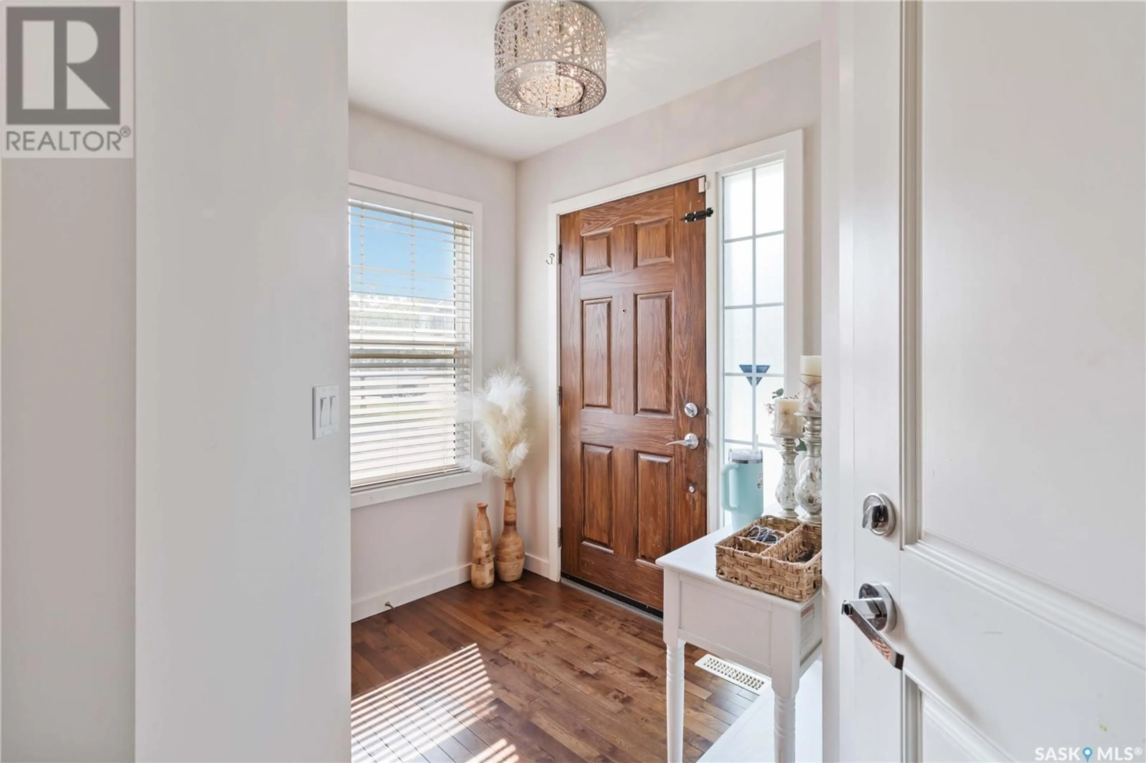 Indoor entryway for 1303 - 606 PATON CRESCENT, Saskatoon Saskatchewan S7W0P9