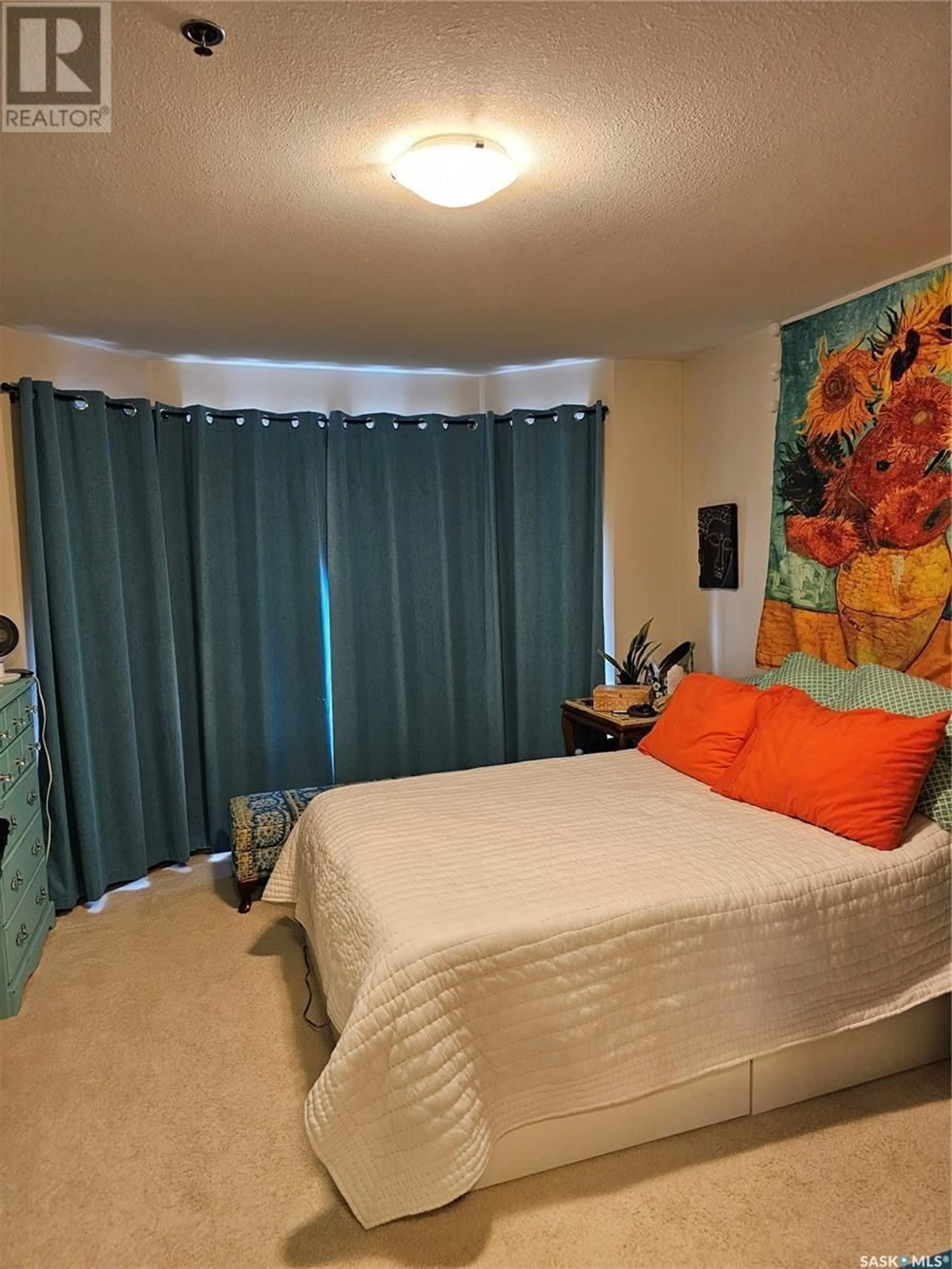 Bedroom with bed, unknown for 201b HUNTER ROAD, Saskatoon Saskatchewan S7T0J8