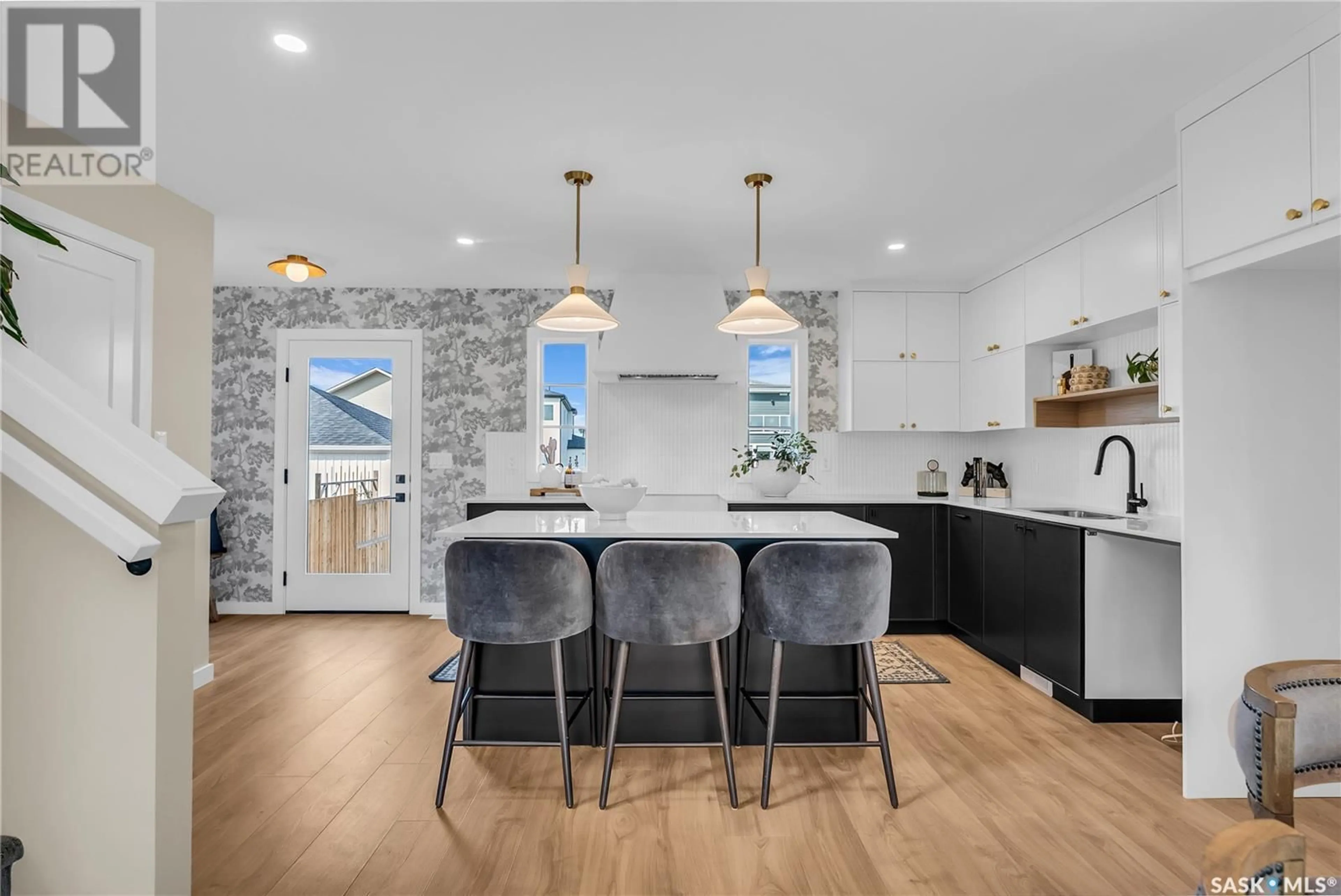Open concept kitchen, ceramic/tile floor for 555 FAST WAY, Saskatoon Saskatchewan S7W0X1
