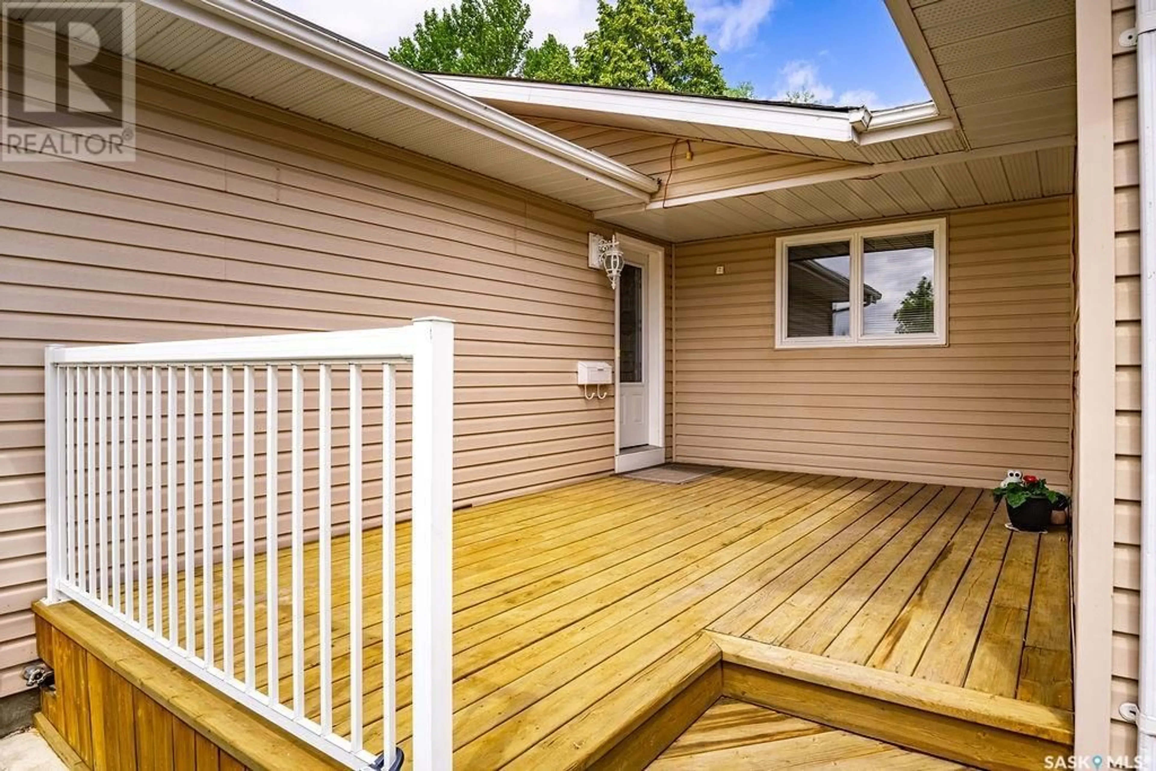Patio, unknown for 30 BAIN CRESCENT, Saskatoon Saskatchewan S7K6H4