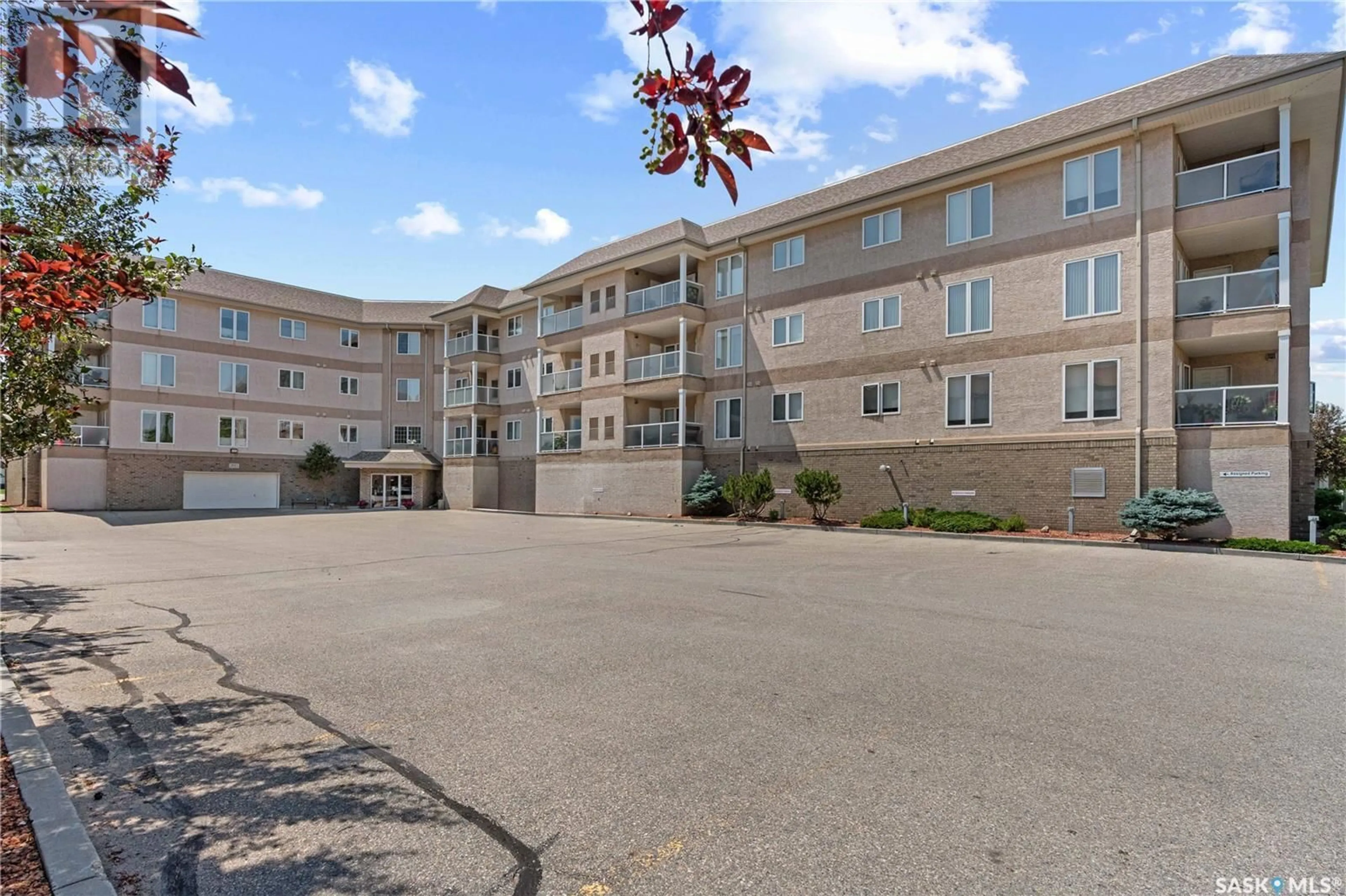 Patio, unknown for 302 - 2885 ARENS ROAD, Regina Saskatchewan S4V3G5